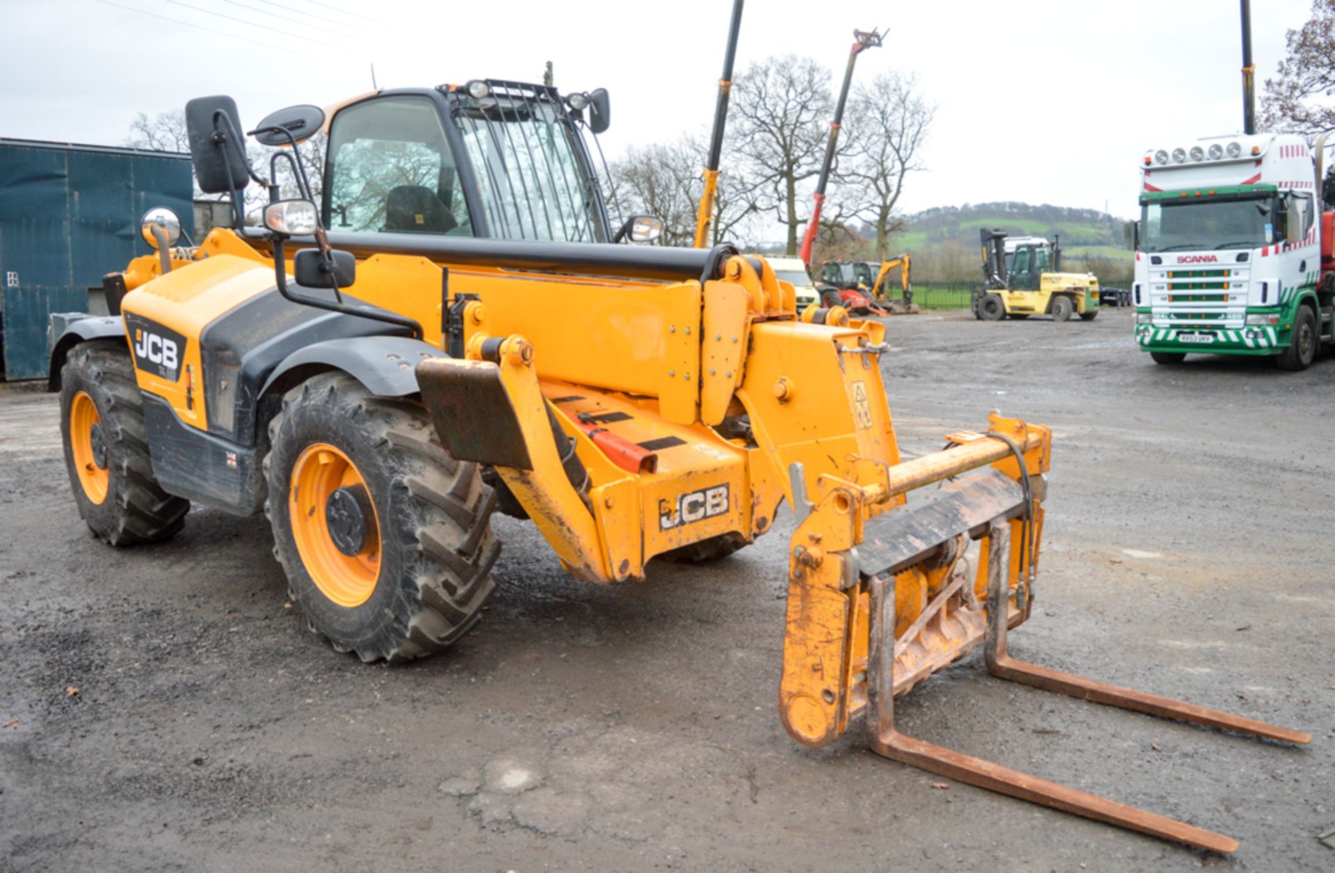 JCB 535-140 Hi-Viz T4i 14 metre telescopic handler Year: 2013 S/N: 2179829 Recorded Hours: 5050 c/ - Image 4 of 13