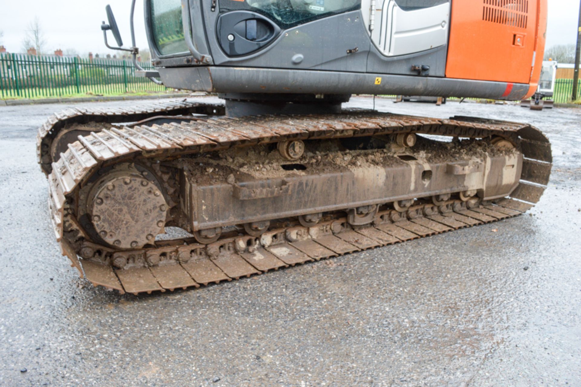 Hitachi 130 LCN Zaxis 13 tonne steel tracked excavator Year: 2010 S/N: 83823 Recorded Hours: 7569 - Image 7 of 11