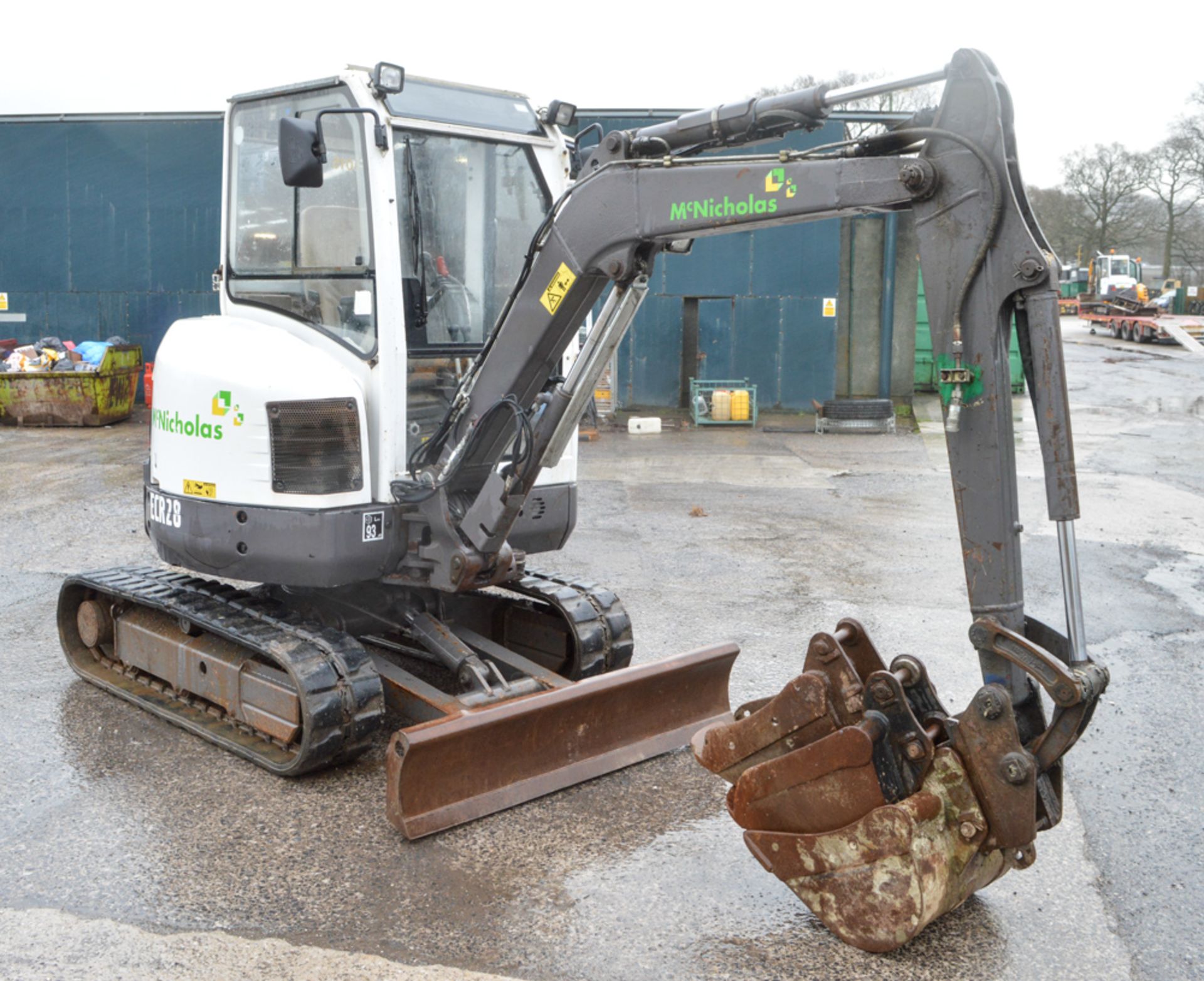 Volvo ECR28 2.8 tonne rubber tracked excavator Year: 2008 S/N: 11412 Recorded Hours: 2817 blade, - Image 4 of 11