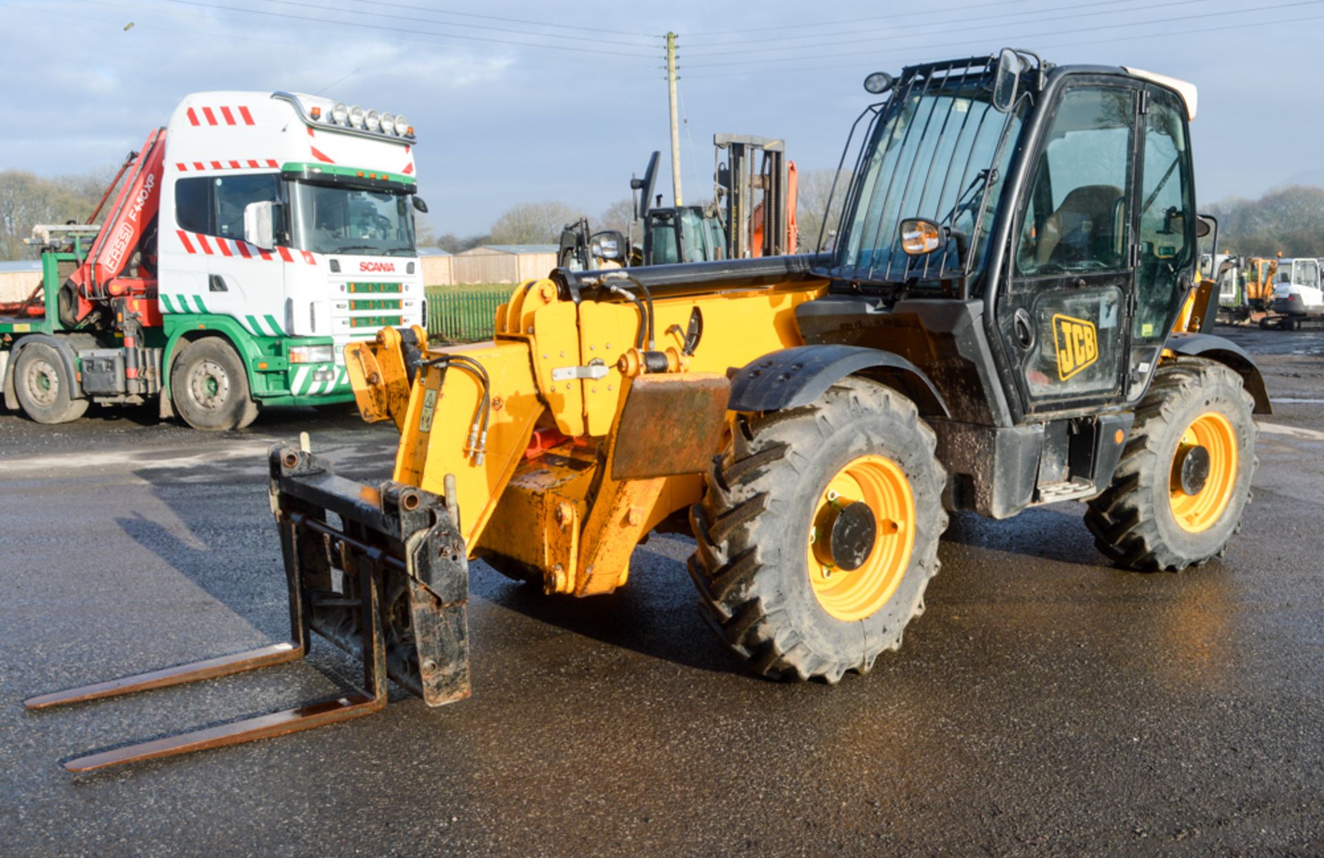 JCB 535-125 Hi-Viz 12.5 metre telescopic handler Year: 2011 S/N: 1529478 Recorded Hours: 4005 c/w