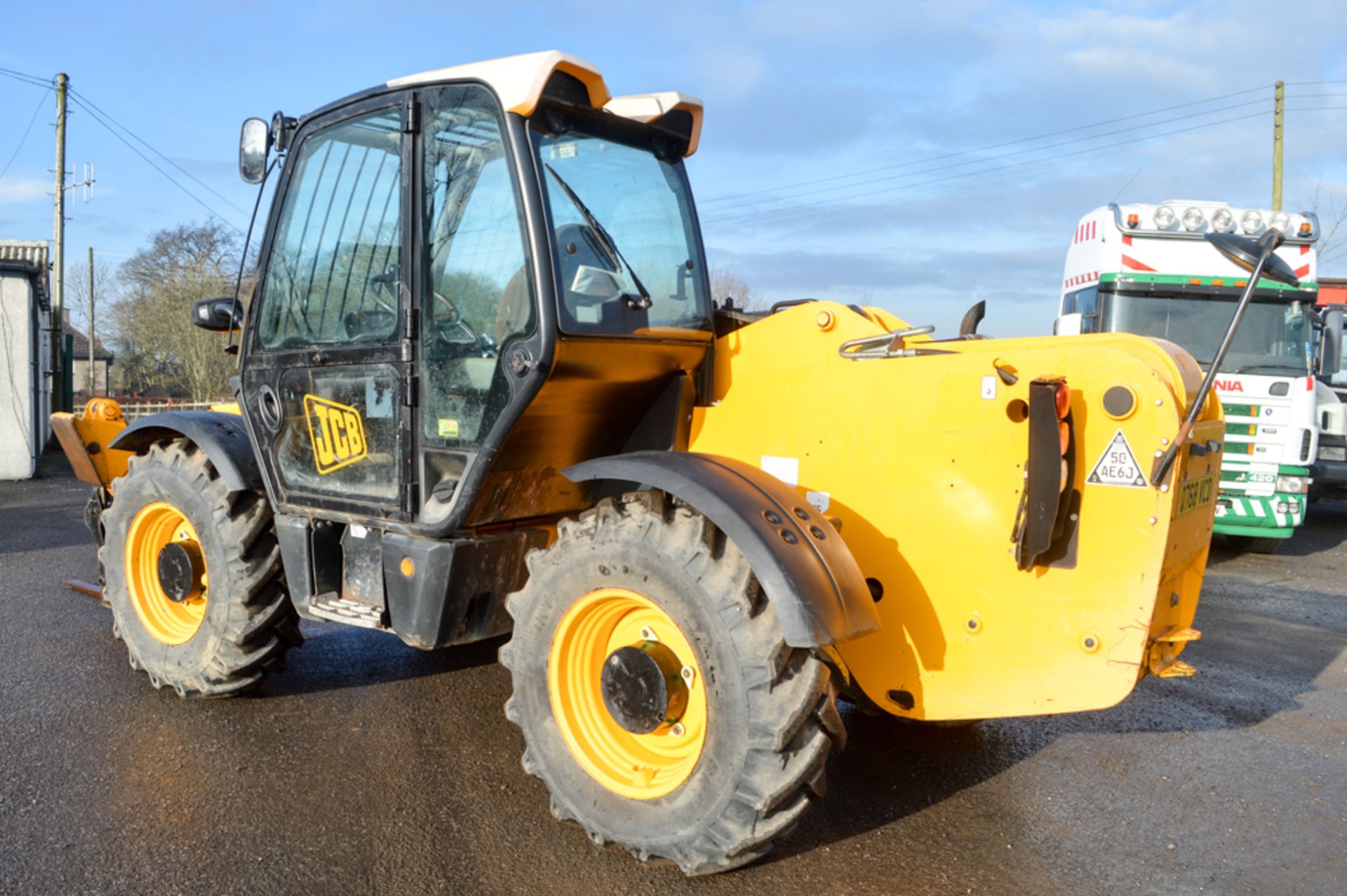 JCB 535-125 Hi-Viz 12.5 metre telescopic handler Year: 2011 S/N: 1529478 Recorded Hours: 4005 c/w - Image 2 of 13