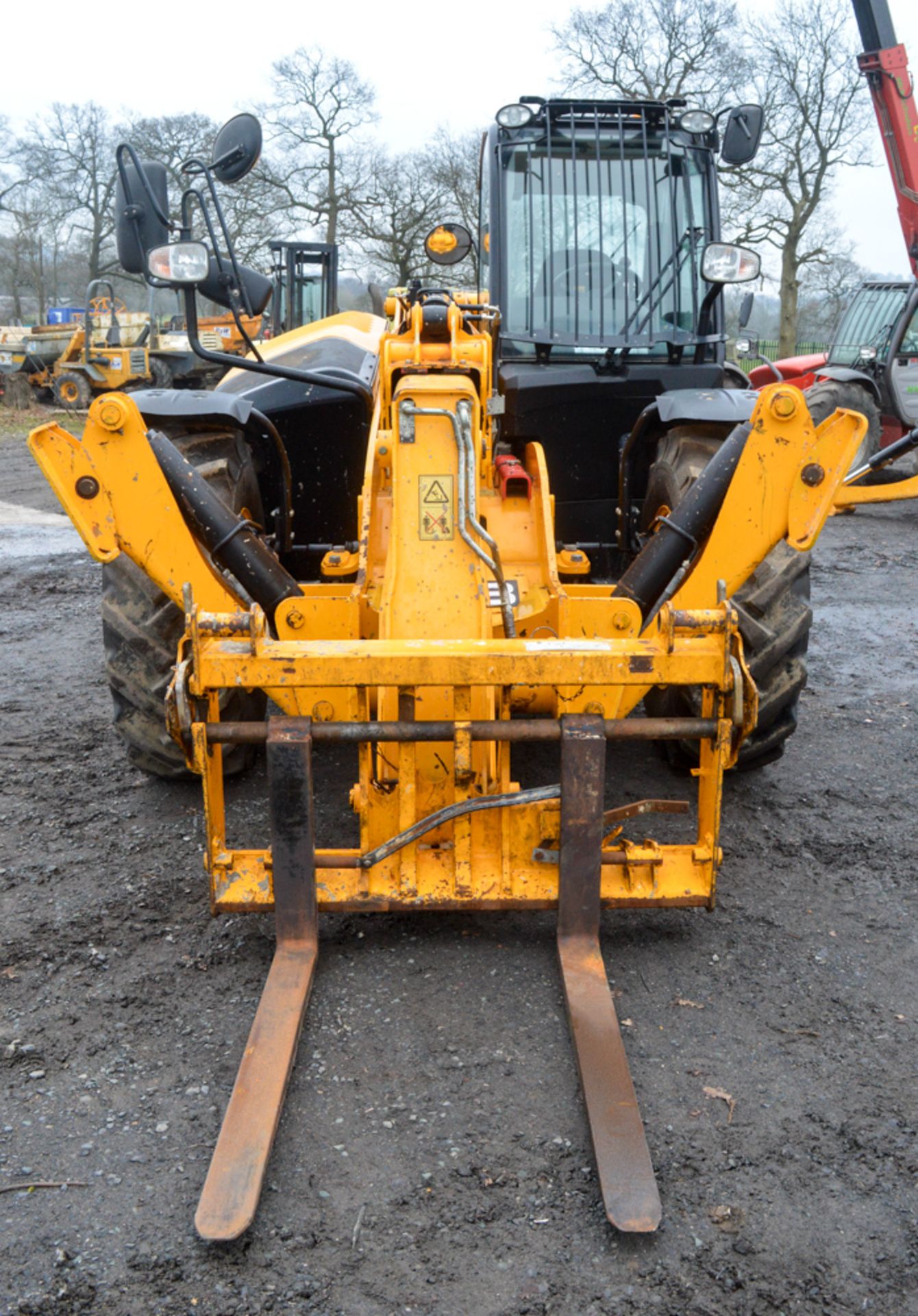 JCB 533-105 T4i 10.5 metre telescopic handler Year: 2013 S/N: 2176924 Recorded Hours: 2352 c/w turbo - Image 5 of 13