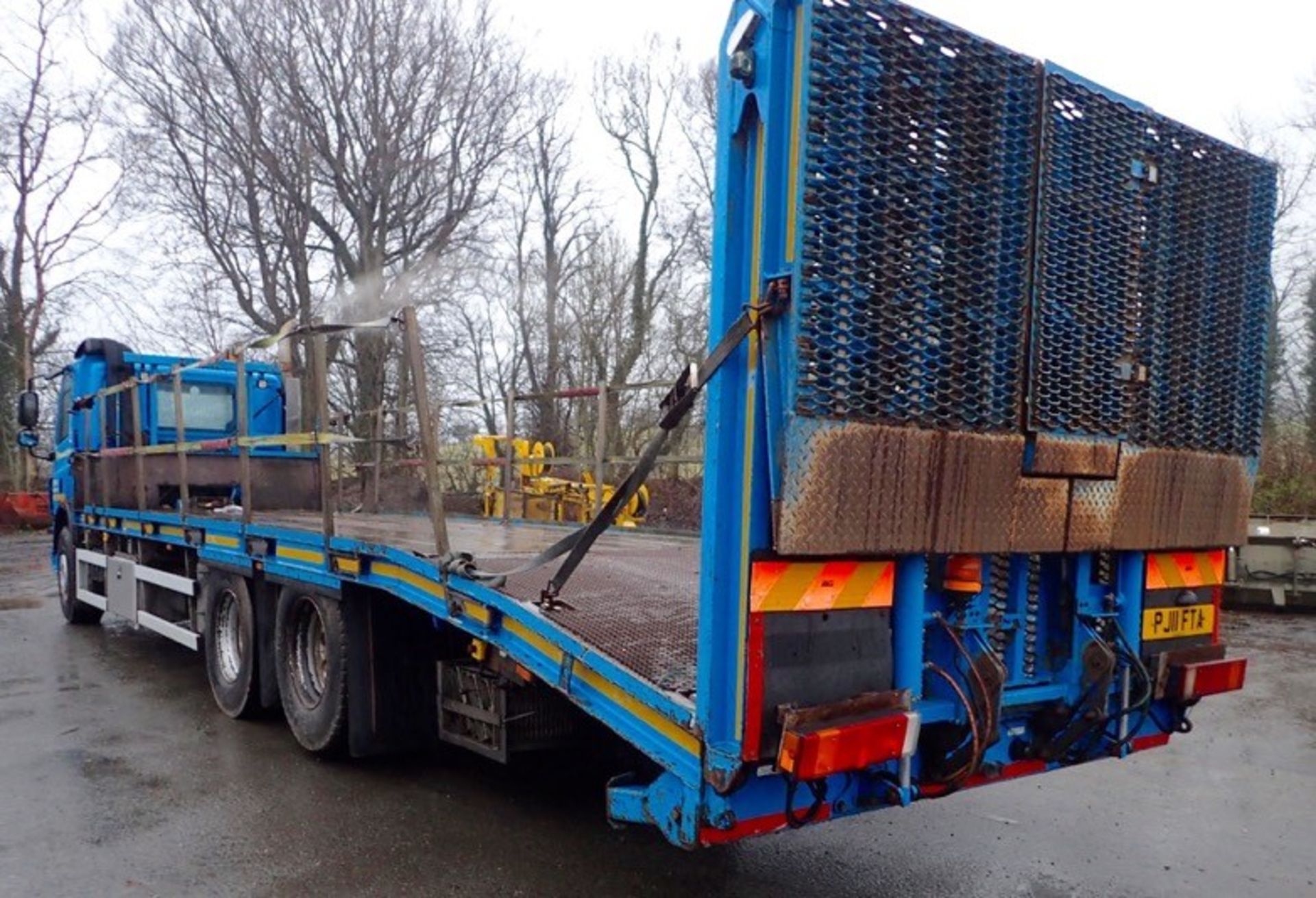 DAF CF 75 310 26 tonne 6x2 beaver tail plant lorry Registration Number: PJ11 FTA Date of - Image 3 of 15