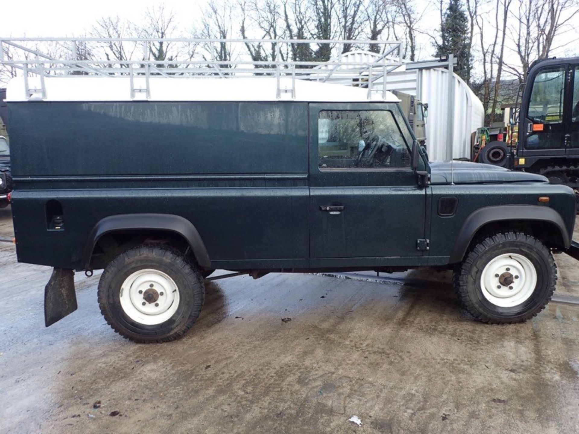 Land Rover 110 Defender TD 4WD utility vehicle Registration Number: VE12 XGV Date of Registration: - Image 5 of 11