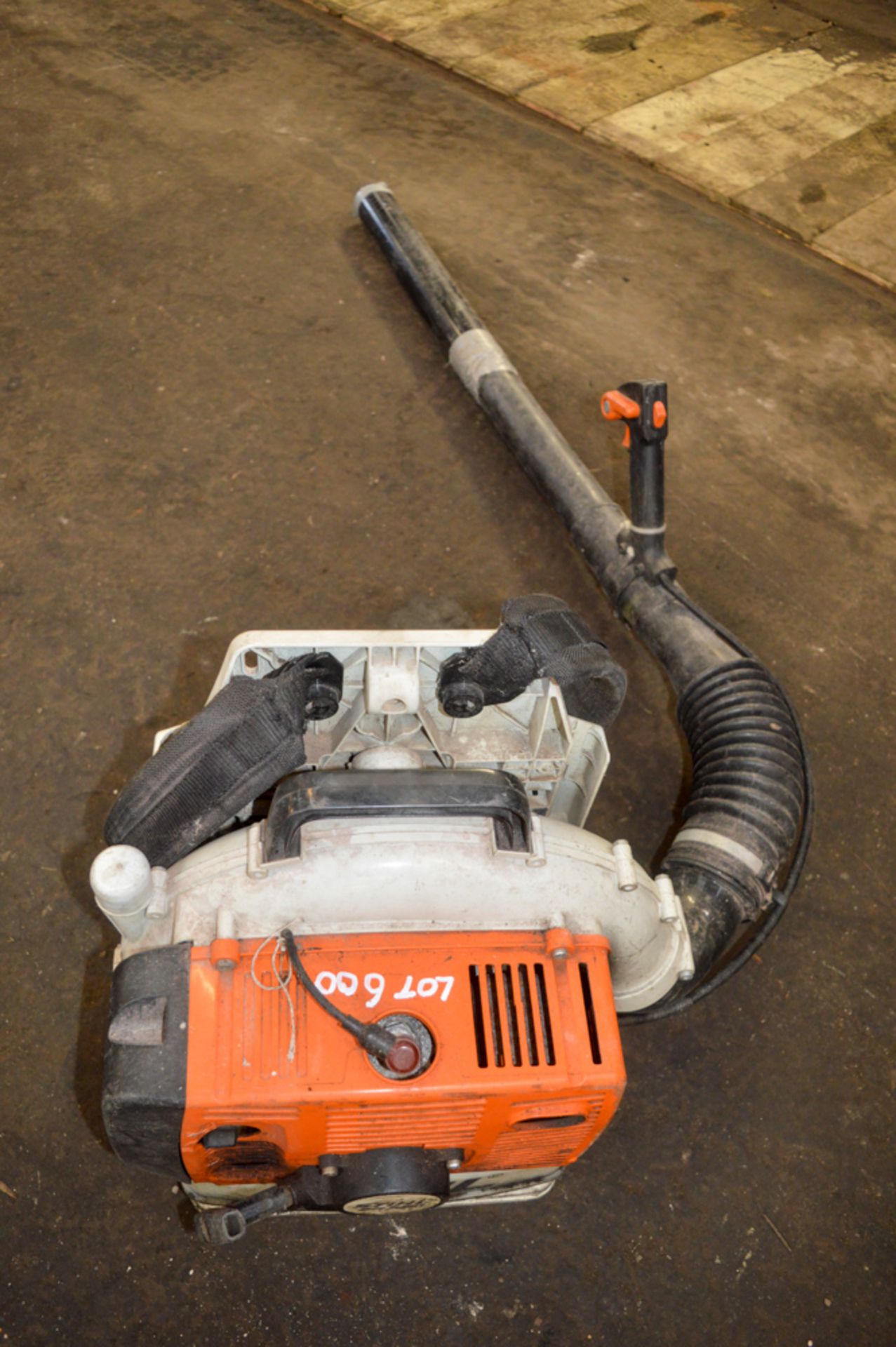 Stihl BR380 petrol driven back pack leaf blower **No VAT on hammer price but VAT will be charged