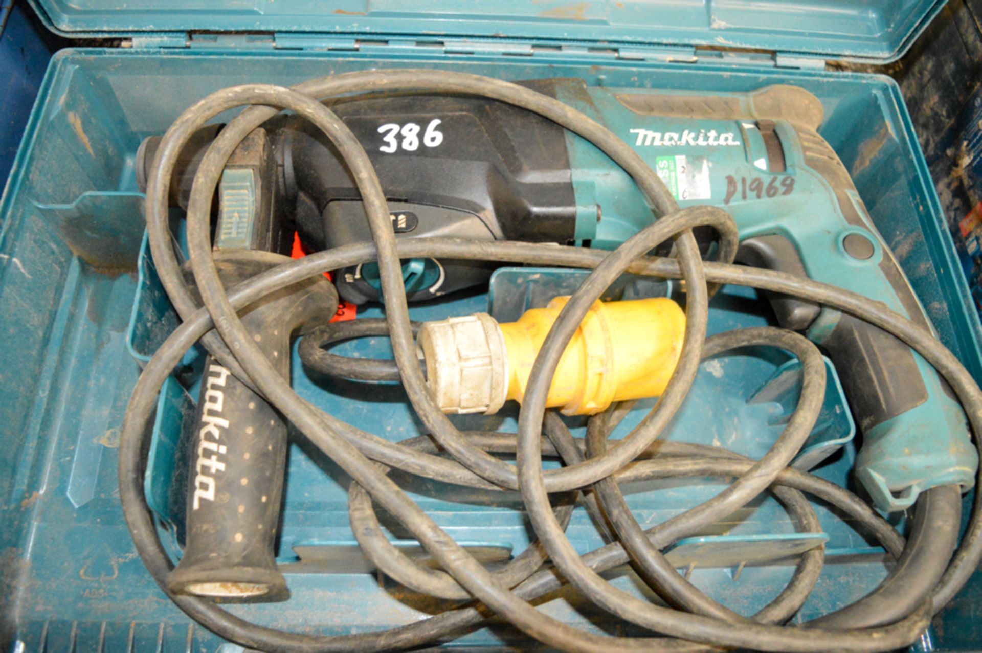 Makita 110v SDS hammer drill c/w carry case D1968