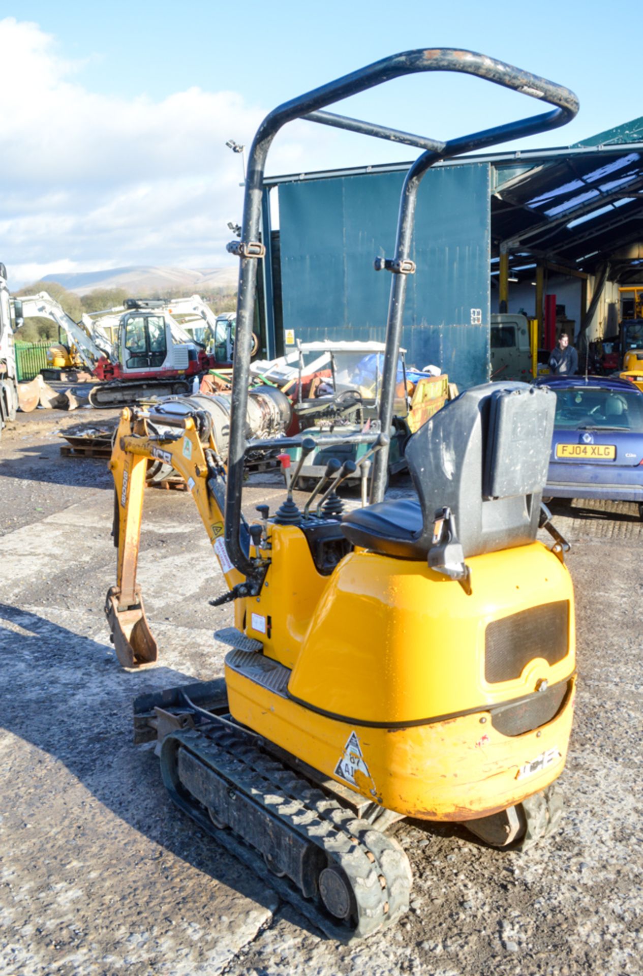 JCB 8008 CTS 0.8 tonne rubber tracked micro excavator Year: 2013 S/N: 77935 Recorded Hours: 971 - Image 3 of 9