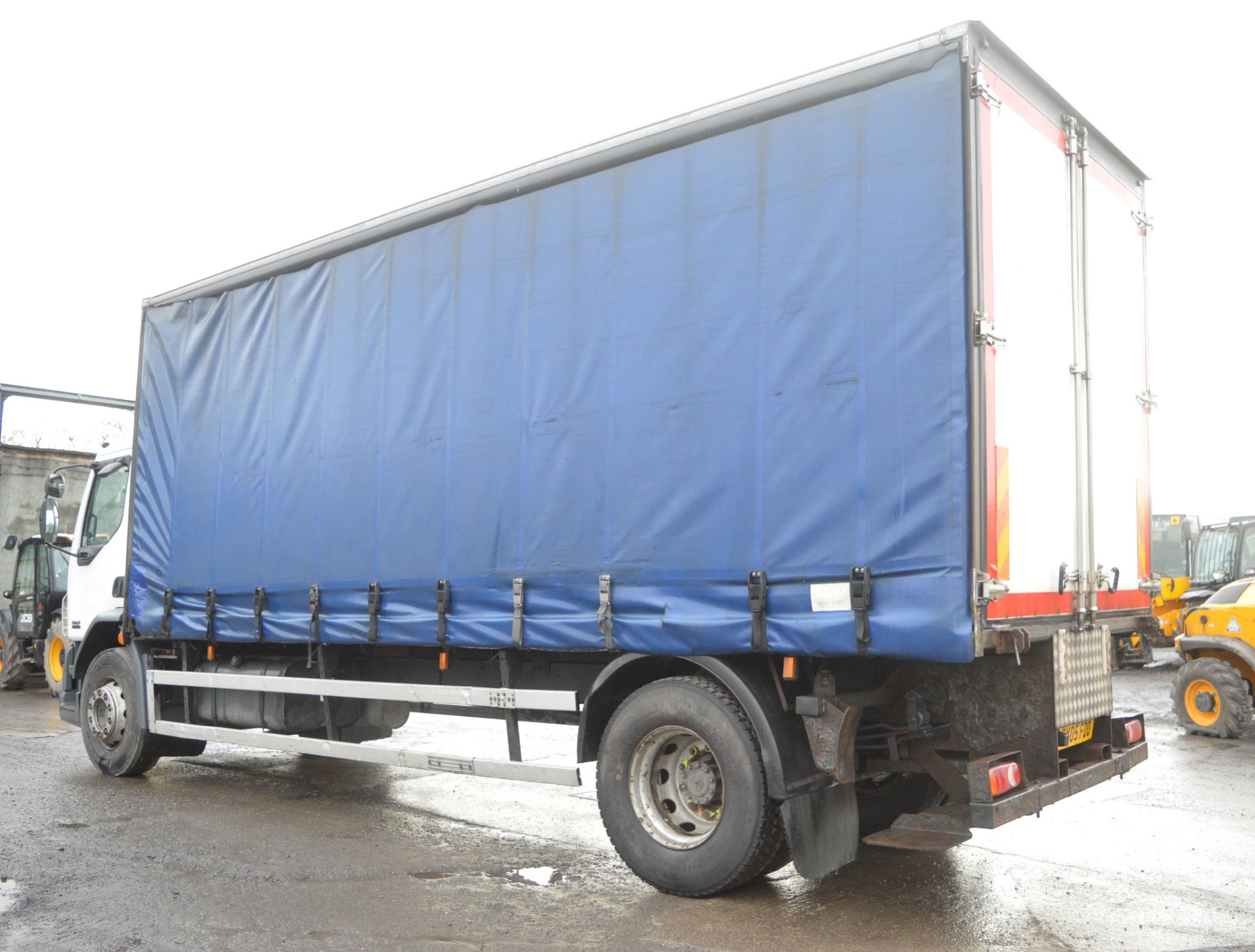 DAF 55-220 18 tonne curtain side flat bed lorry Registration Number: BX05 FDO Date of - Image 5 of 9