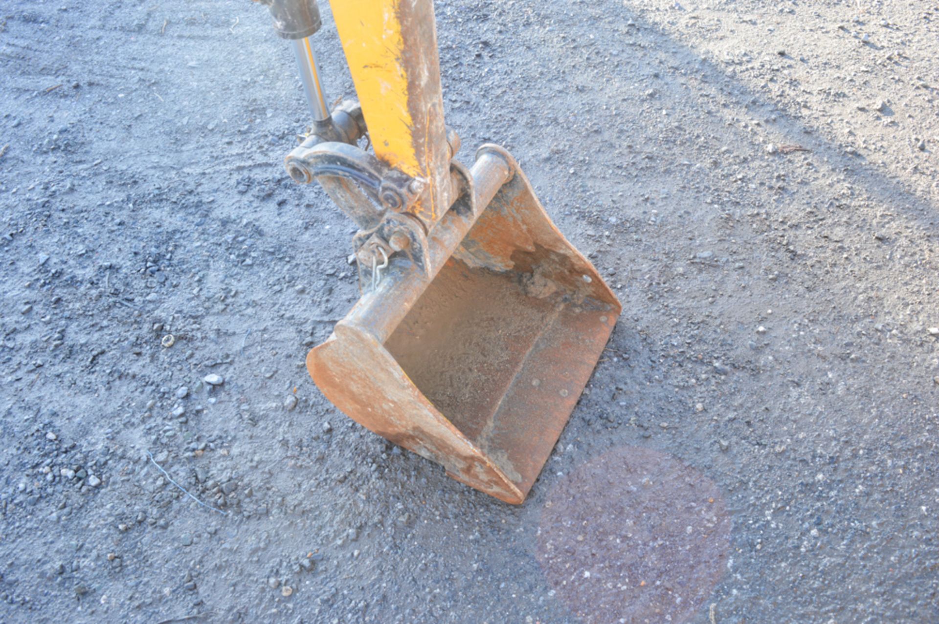 JCB 801.6 1.5 tonne rubber tracked mini excavator Year: 2012 S/N: 1795061 Recorded Hours: 1336 - Image 9 of 11