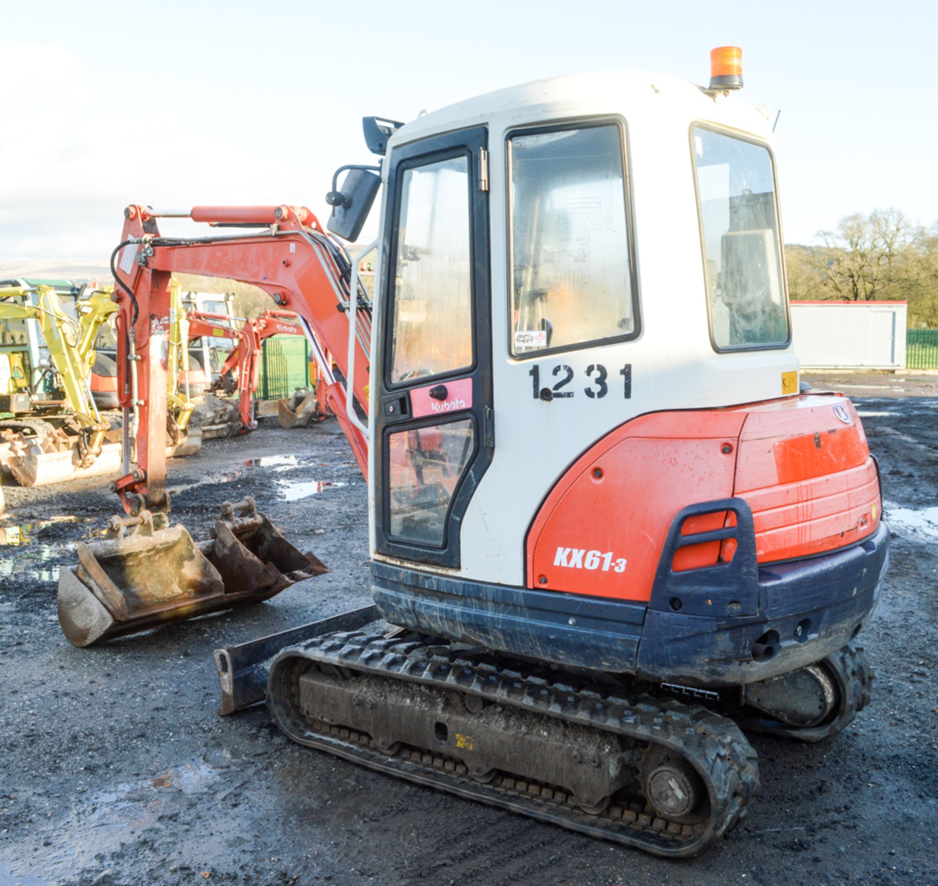 Kubota KX61-3 2.5 tonne rubber tracked mini excavator Year: 2010 S/N: 77935 Recorded Hours: 4536 - Image 2 of 11