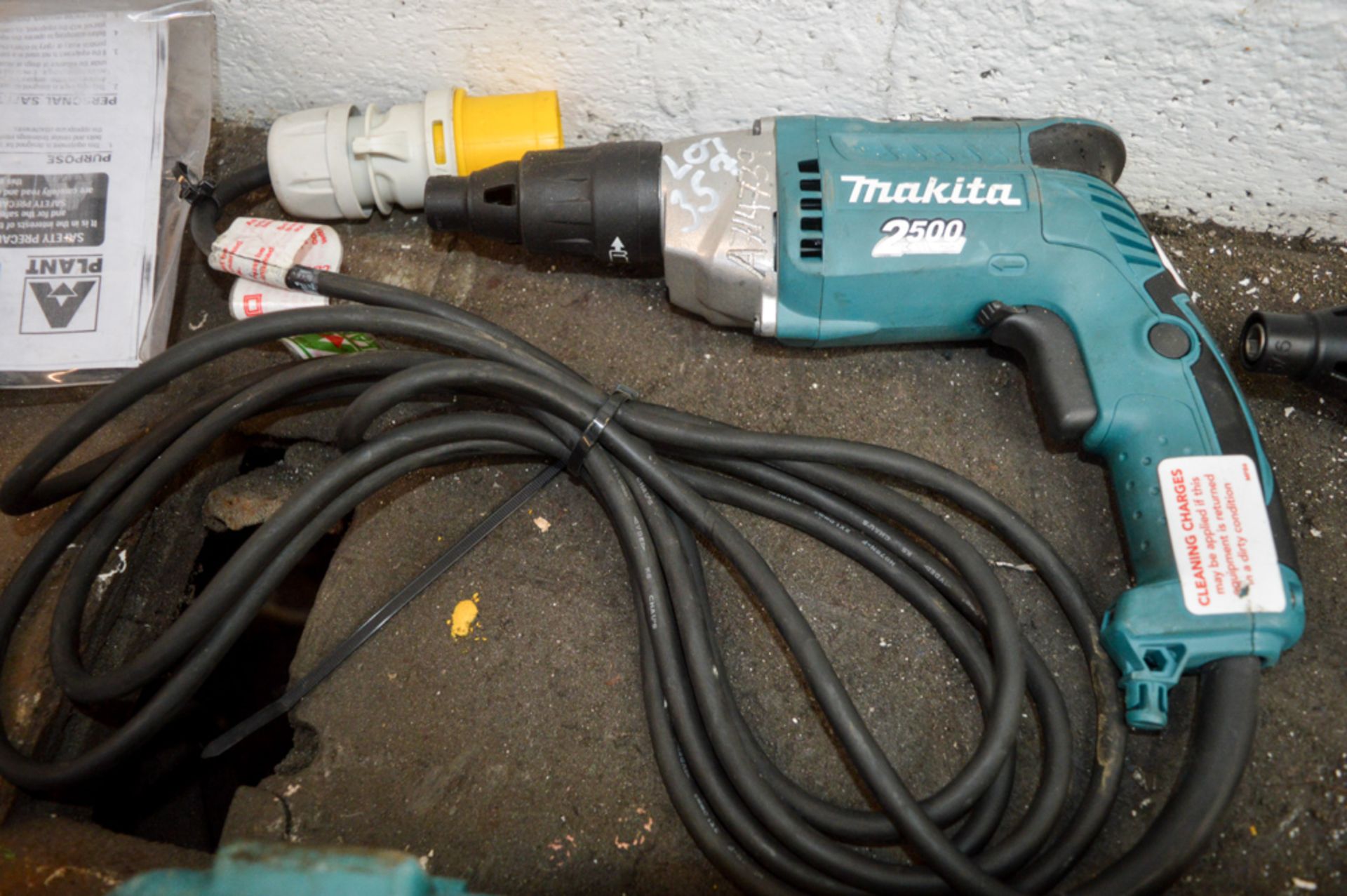 Makita 110v screwgun A714739