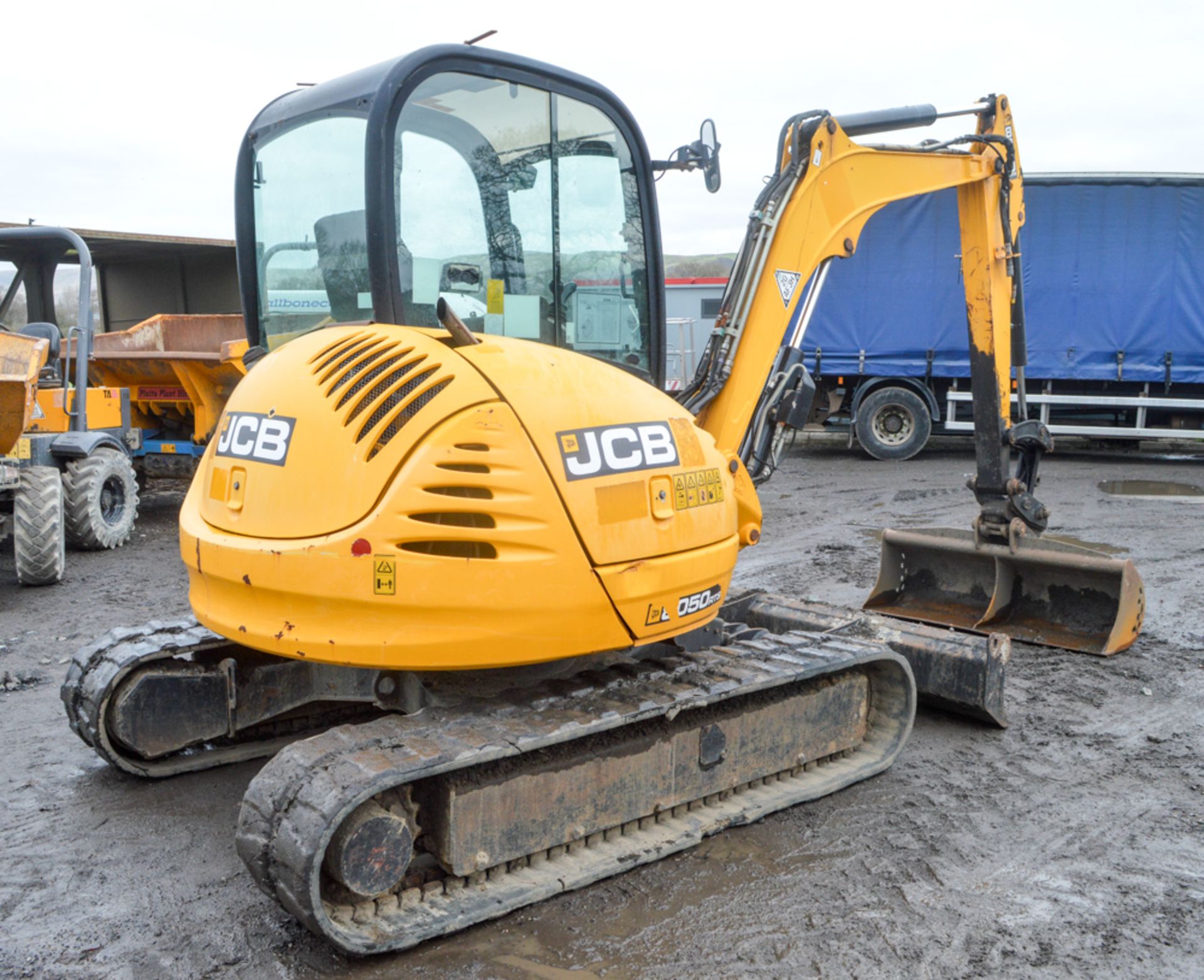 JCB 8050 RTS 5 tonne rubber tracked excavator Year: 2012 S/N: 1741687 Recorded Hours: 2465 blade, - Image 3 of 11