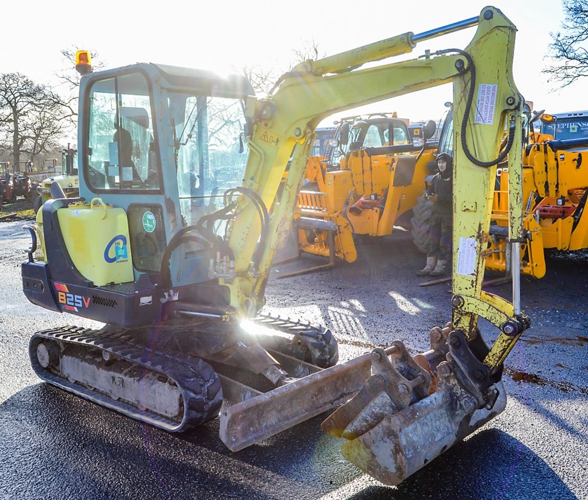 Yanmar B25V 2.5 tonne rubber tracked mini excavator Year: 2007 S/N: E204238 Recorded Hours: 4590 - Image 4 of 11