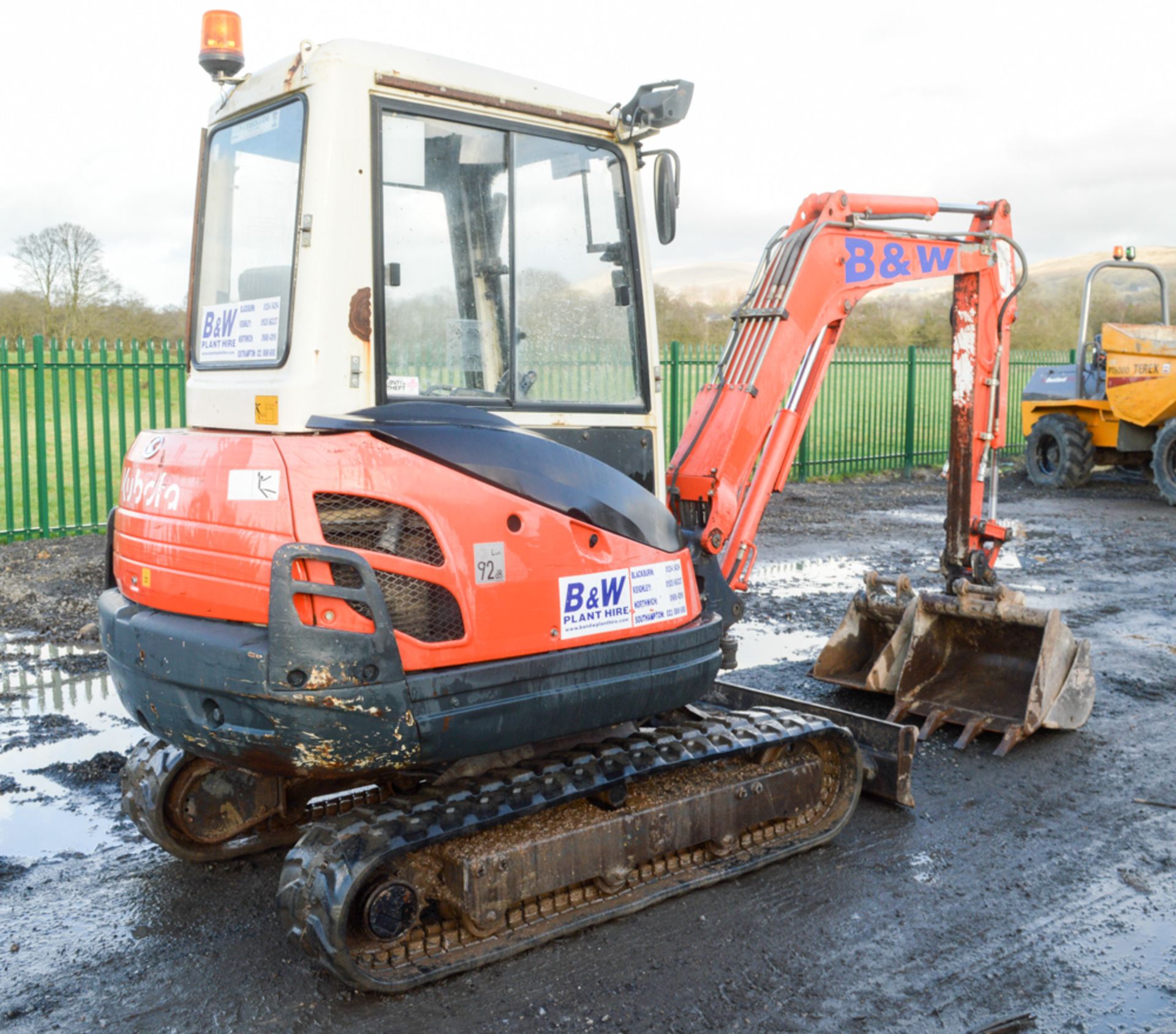 Kubota KX61-3 2.5 tonne rubber tracked mini excavator Year: 2010 S/N: 78234 Recorded Hours: 4696 - Image 3 of 11