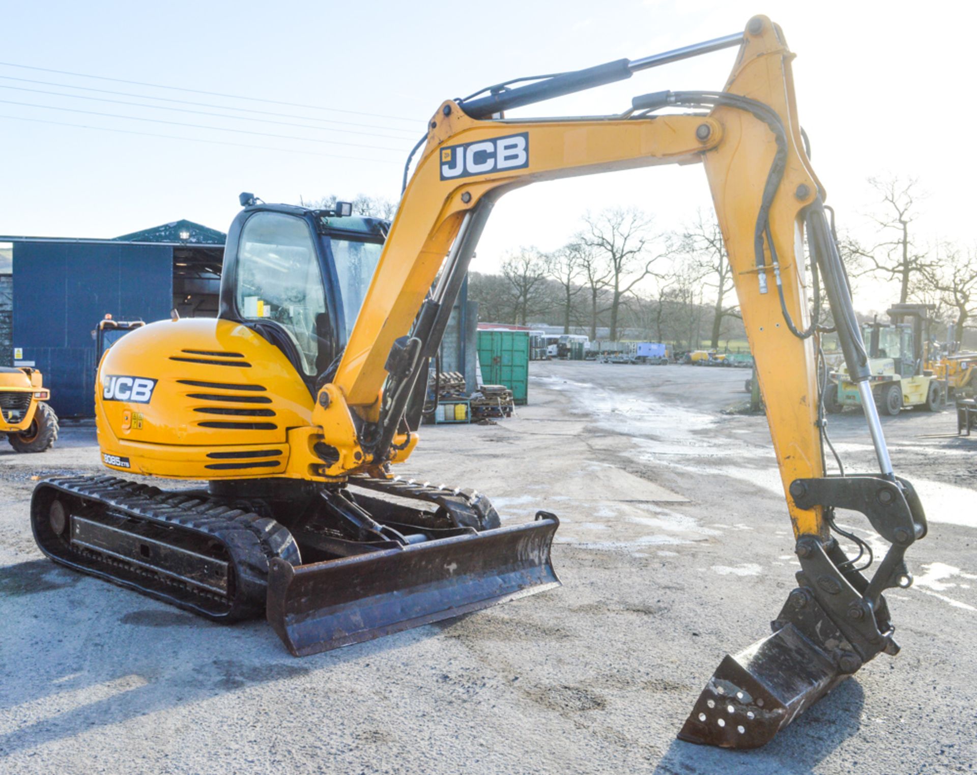 JCB 8085 ZTS Eco 8.5 tonne rubber tracked excavator Year: 2011 S/N: 1072344 Recorded Hours: 92387 ( - Image 4 of 11