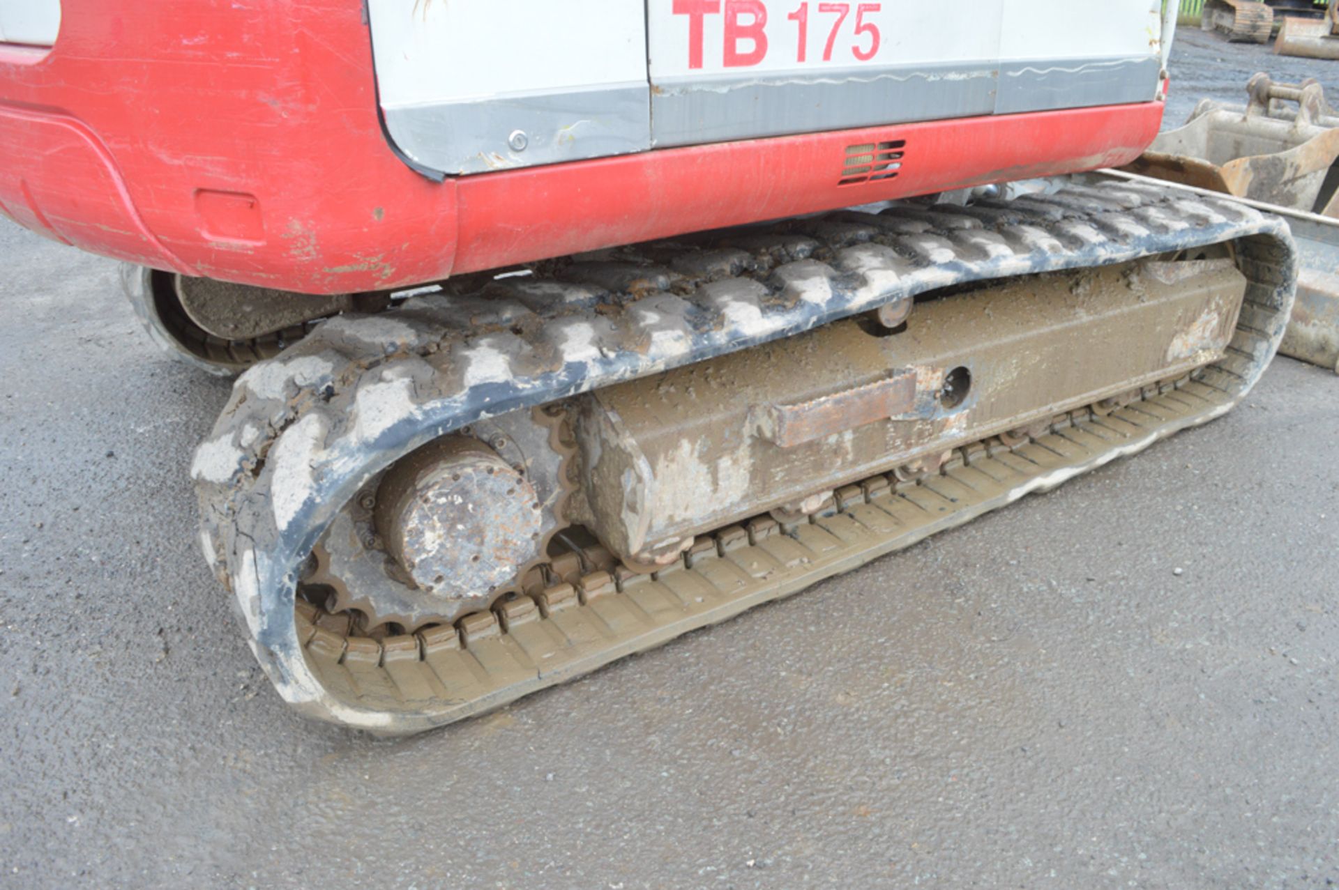 Takeuchi TB175 7.5 tonne rubber tracked excavator Year: 2010 S/N: 301463 Recorded Hours: 6204 blade, - Image 8 of 12