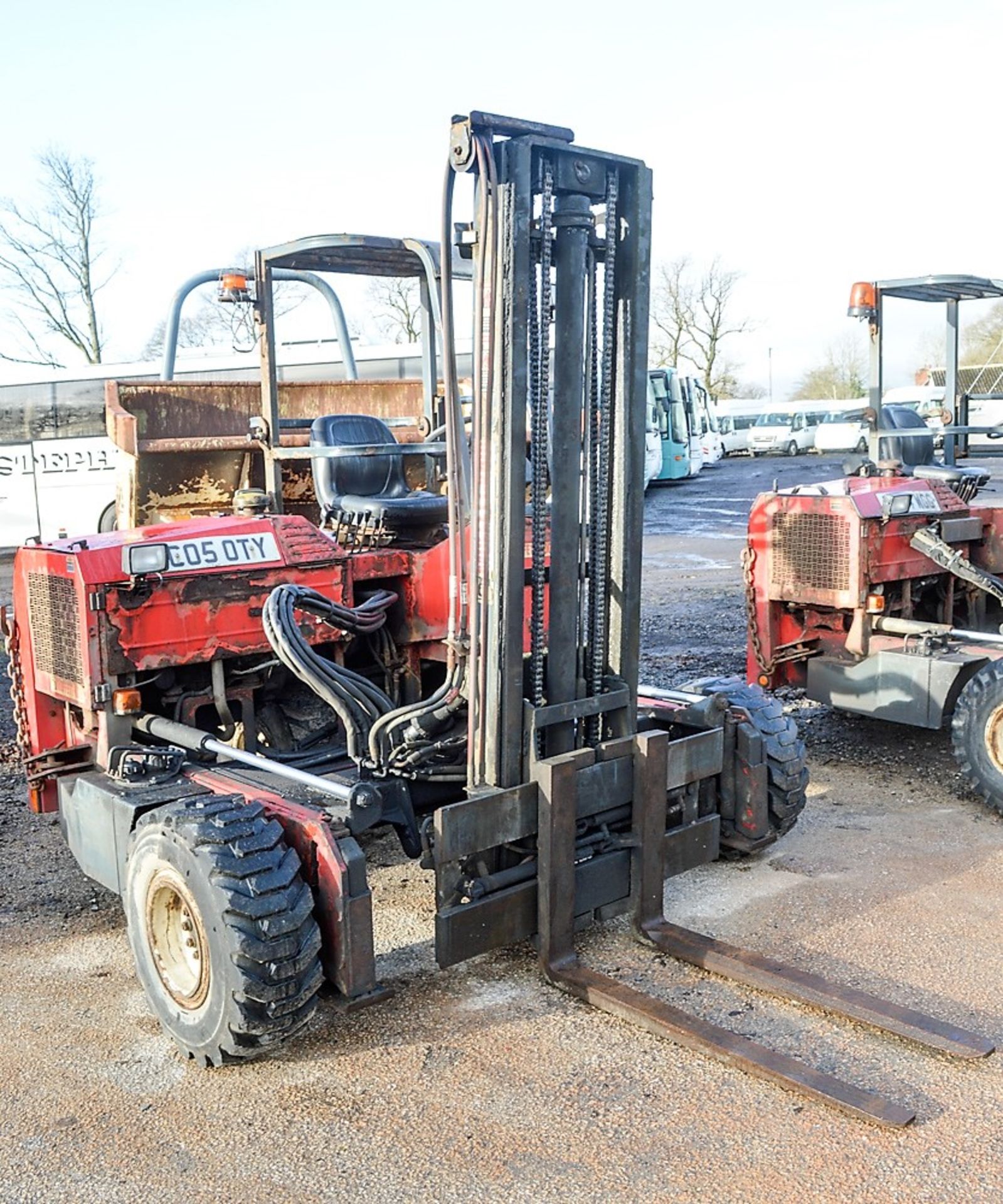 Moffet M5 20.3 diesel driven truck mountable fork lift truck Year: 2005 S/N: E090055 Recorded Hours: - Image 2 of 5