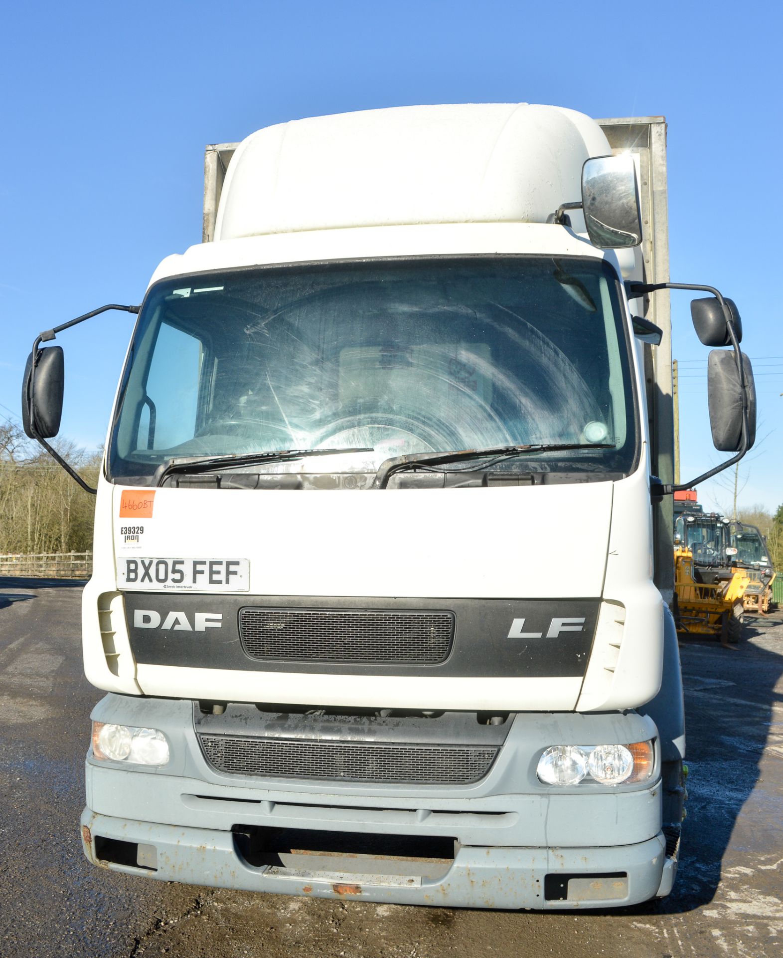 DAF 55-220 18 tonne curtain side flat bed lorry Registration Number: BX05 FEF Date of - Image 5 of 9