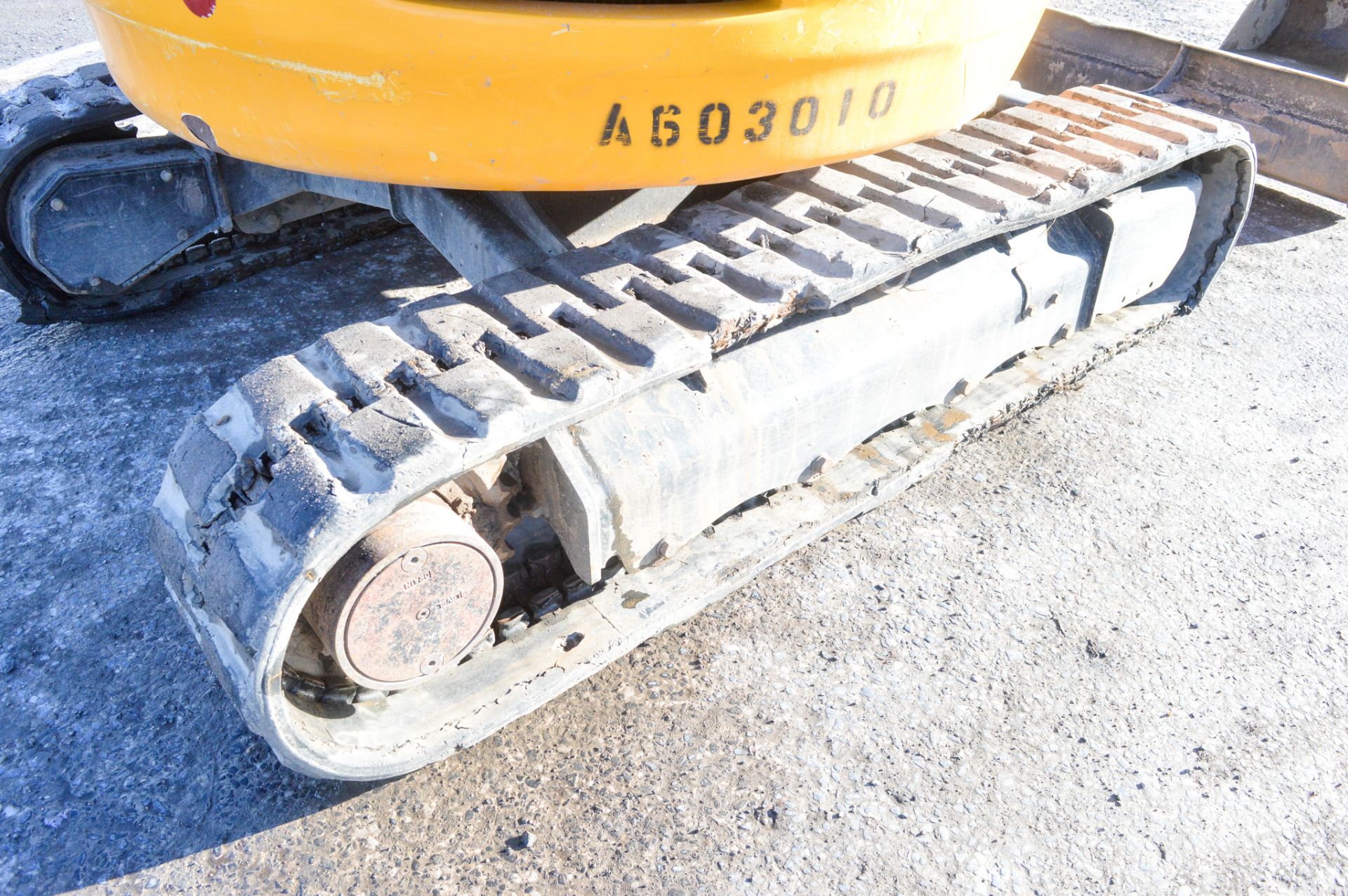 JCB 8030 ZTS 3 tonne rubber tracked mini excavator Year: 2013 S/N: 21808 Recorded Hours: 2034 blade, - Image 8 of 12