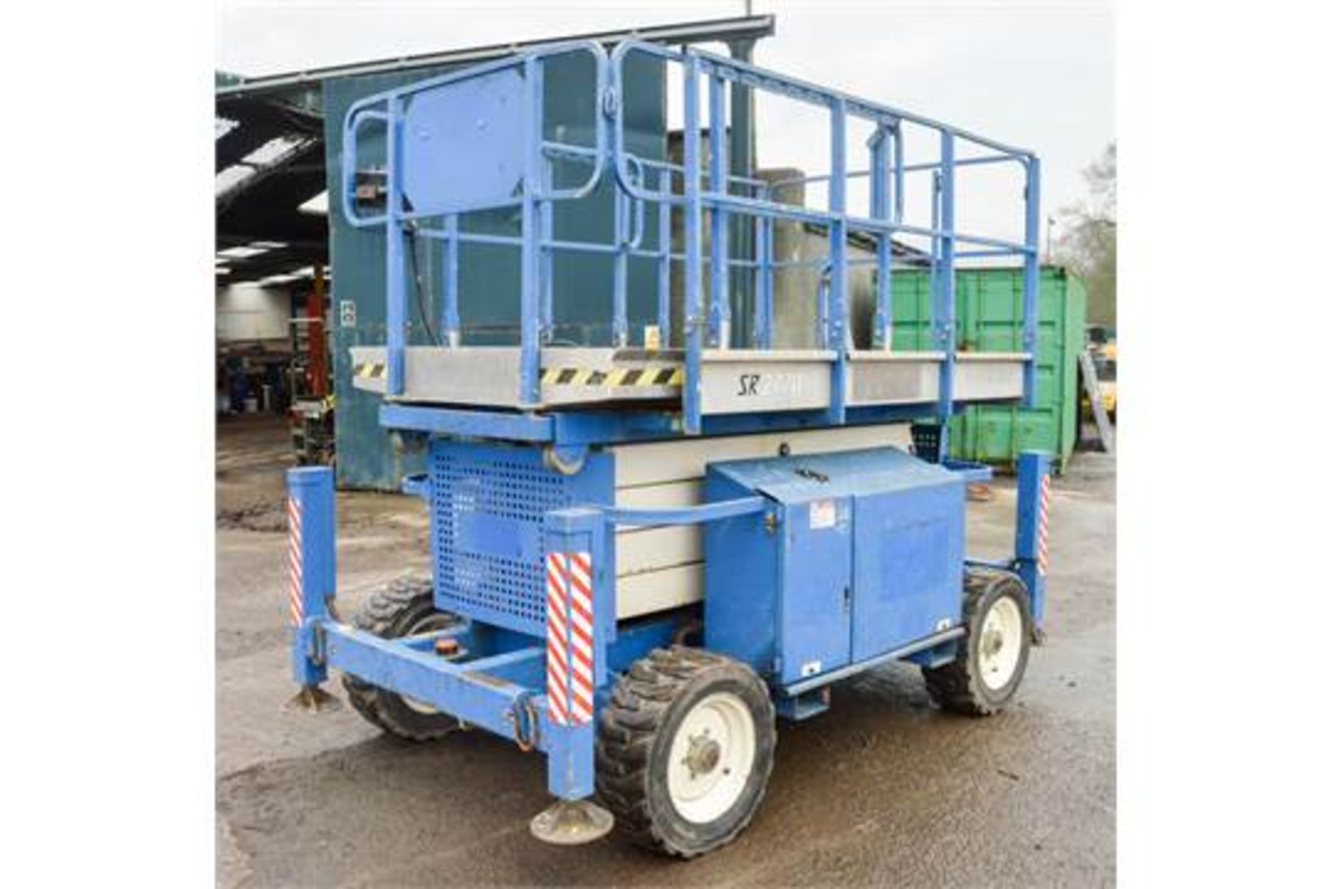 Snorkel SR 2770 27 ft diesel driven scissor lift access platform Year: 2007 S/N: 70714 Recorded - Image 4 of 7