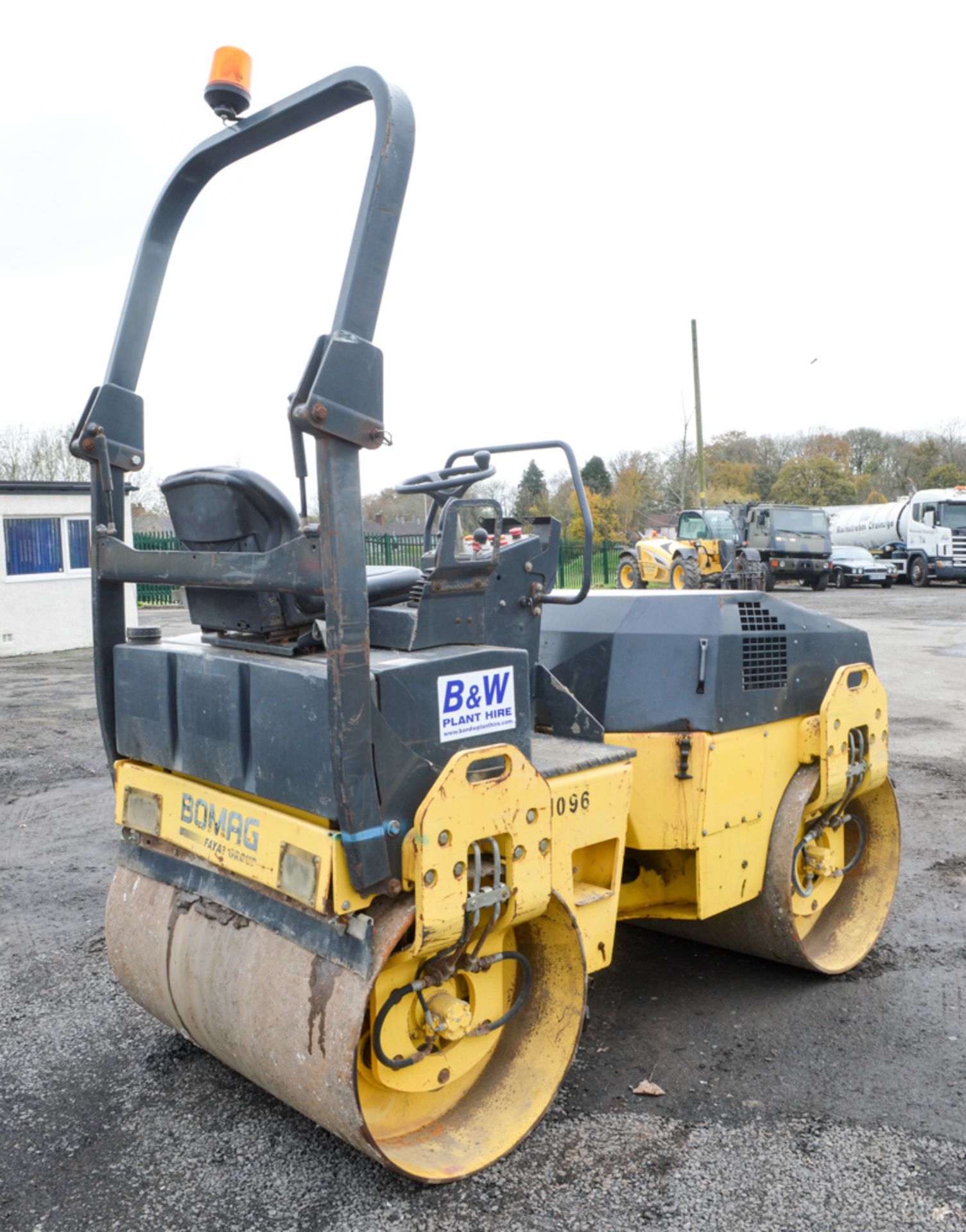 Bomag BW135A double drum ride on roller Year: 2007 S/N: 161077 Recorded Hours: 1218 1096 - Image 3 of 8