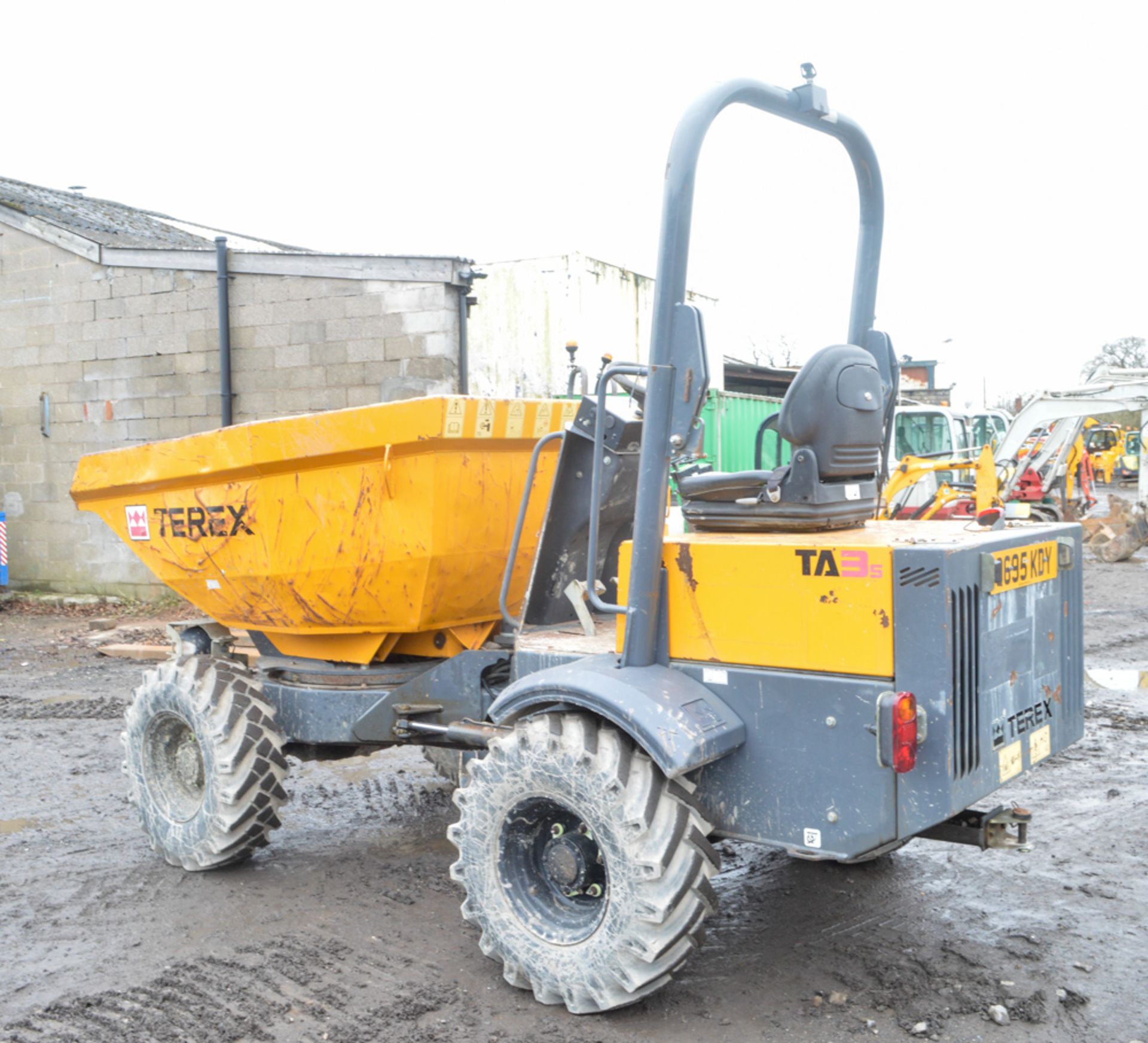 Benford Terex TA3s 3 tonne swivel skip dumper Year: 2012 S/N: 1741697 Recorded Hours: 1112 A577947 - Image 3 of 11