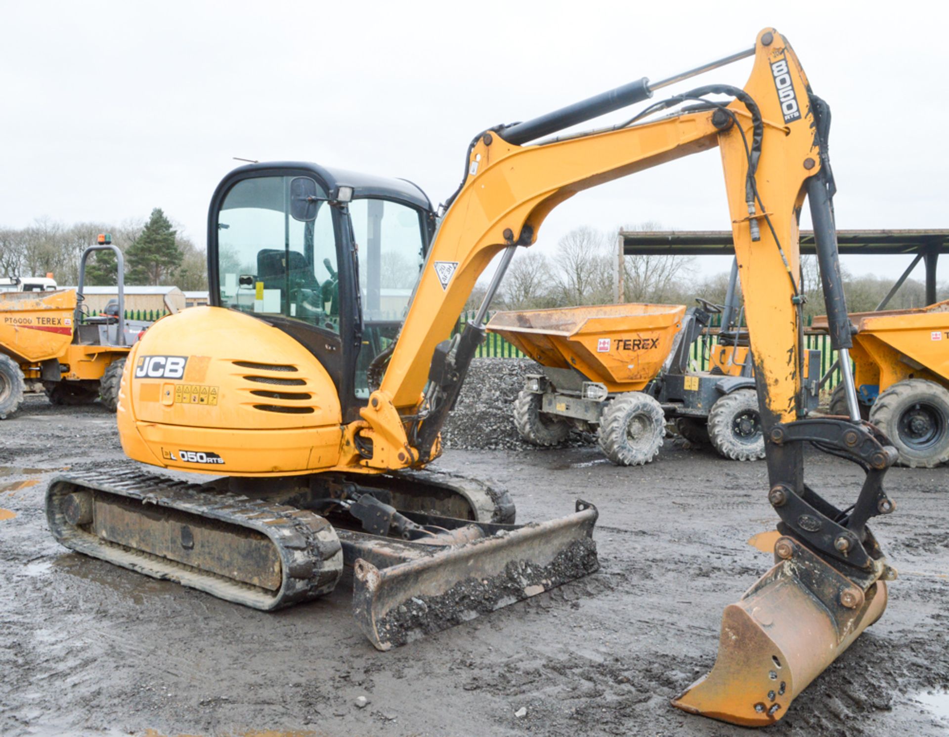 JCB 8050 RTS 5 tonne rubber tracked excavator Year: 2012 S/N: 1741687 Recorded Hours: 2465 blade, - Image 4 of 11