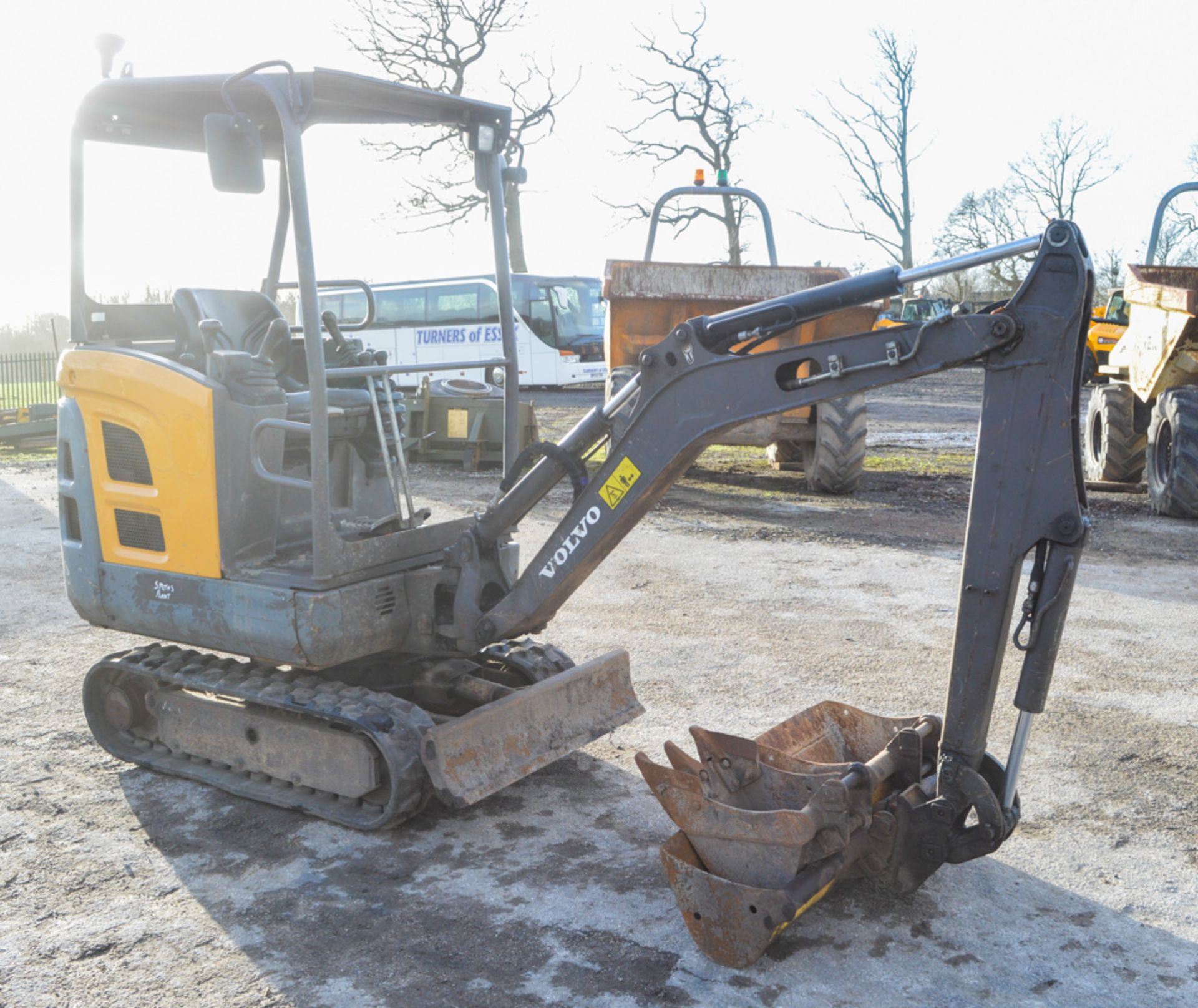 Volvo EC15 1.5 tonne rubber tracked mini excavator Year: 2011 S/N: VCE0C15CA00001561 Recorded Hours: - Image 4 of 11