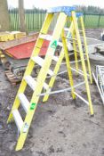 6 tread fibreglass step ladder A670211