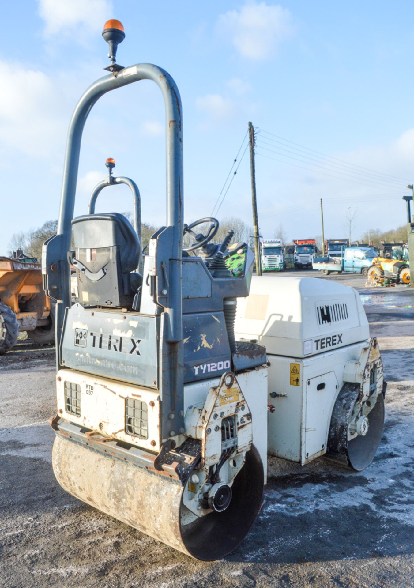 Benford Terex TV1200-1 double drum ride on roller Year: 2006 S/N: E610CD158 Recorded Hours: 1457 - Image 4 of 8