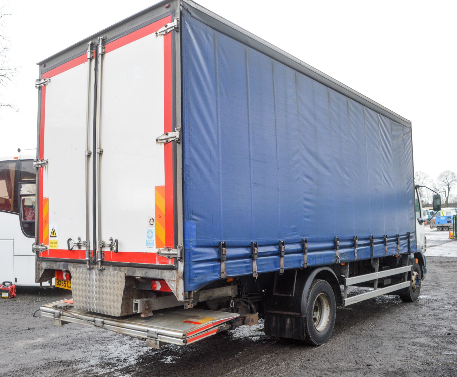 DAF 55-180 18 tonne curtain side flat bed lorry Registration Number: BX55 LXS Date of - Image 3 of 10