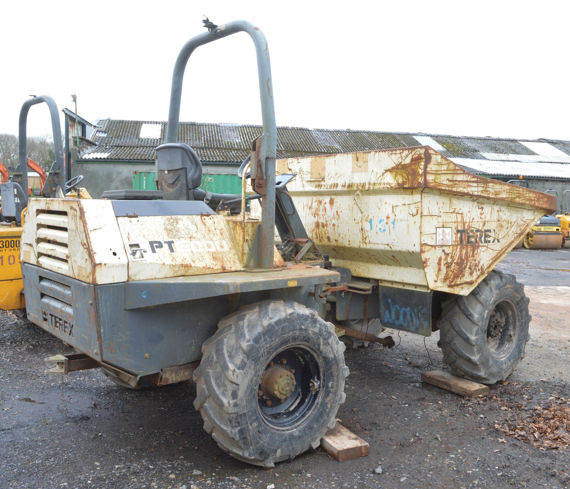 Benford Terex 6 tonne straight skip dumper Year: 2006 S/N: E602FJ050 Recorded hours: *NO CLOCK* * - Image 2 of 11