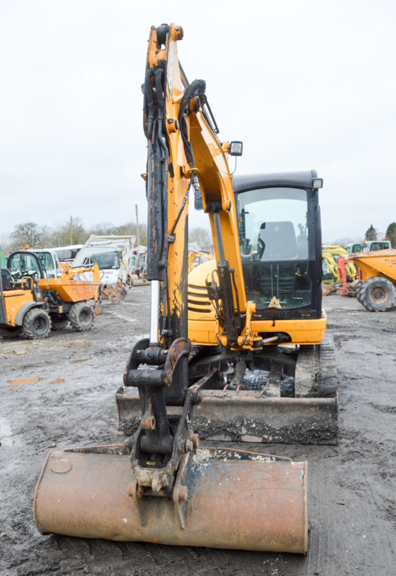 JCB 8050 RTS 5 tonne rubber tracked excavator Year: 2012 S/N: 1741687 Recorded Hours: 2465 blade, - Image 5 of 11