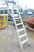 6 tread aluminium step ladder A609171