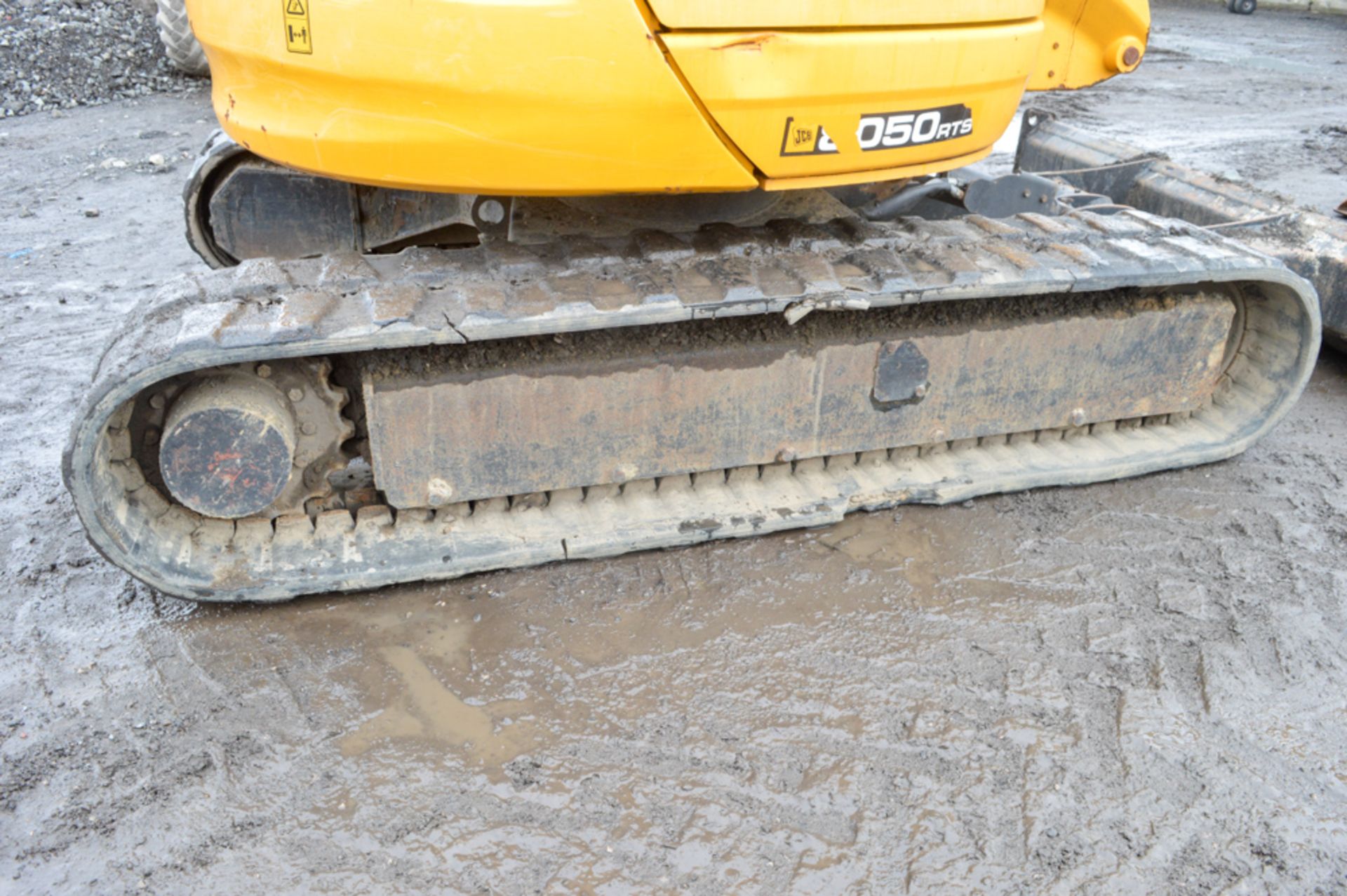 JCB 8050 RTS 5 tonne rubber tracked excavator Year: 2012 S/N: 1741687 Recorded Hours: 2465 blade, - Image 8 of 11