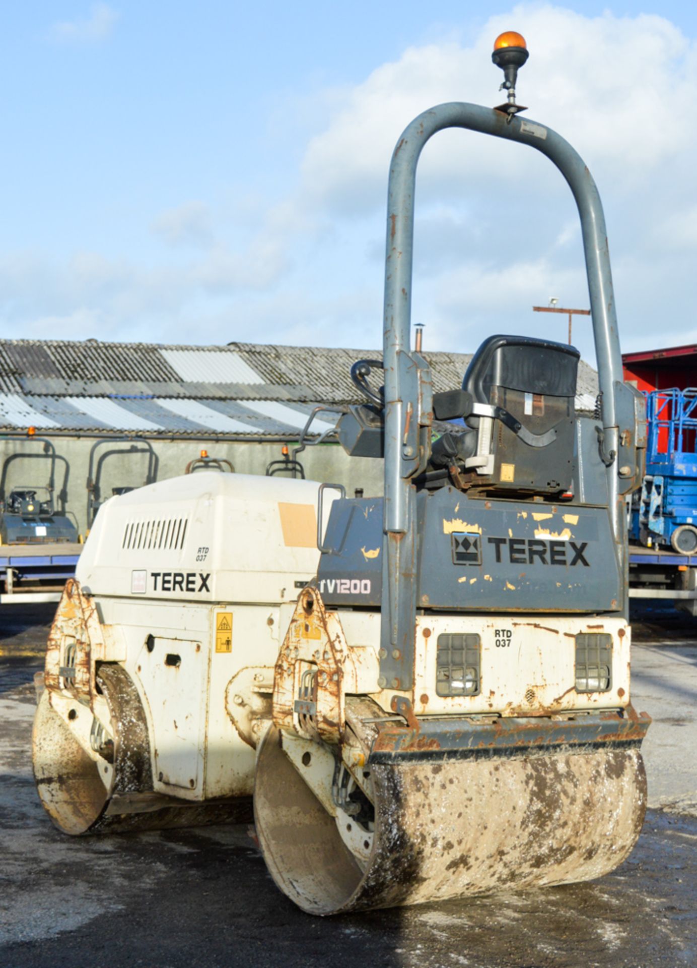 Benford Terex TV1200-1 double drum ride on roller Year: 2006 S/N: E610CD158 Recorded Hours: 1457 - Image 3 of 8