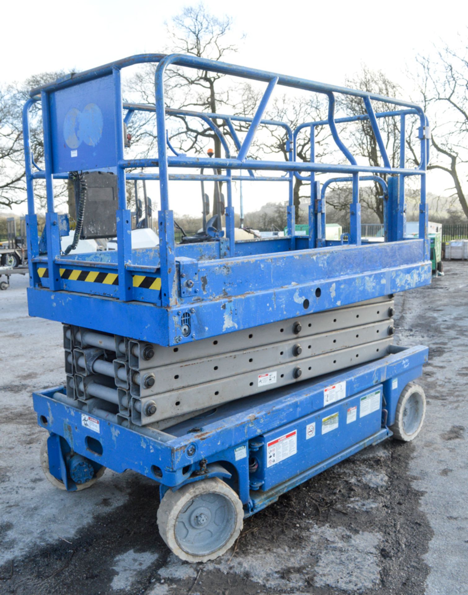 Genie Lift GS2646 26 ft battery election scissor lift access platform Year: 1999 S/N: 11505 Recorded - Image 3 of 5