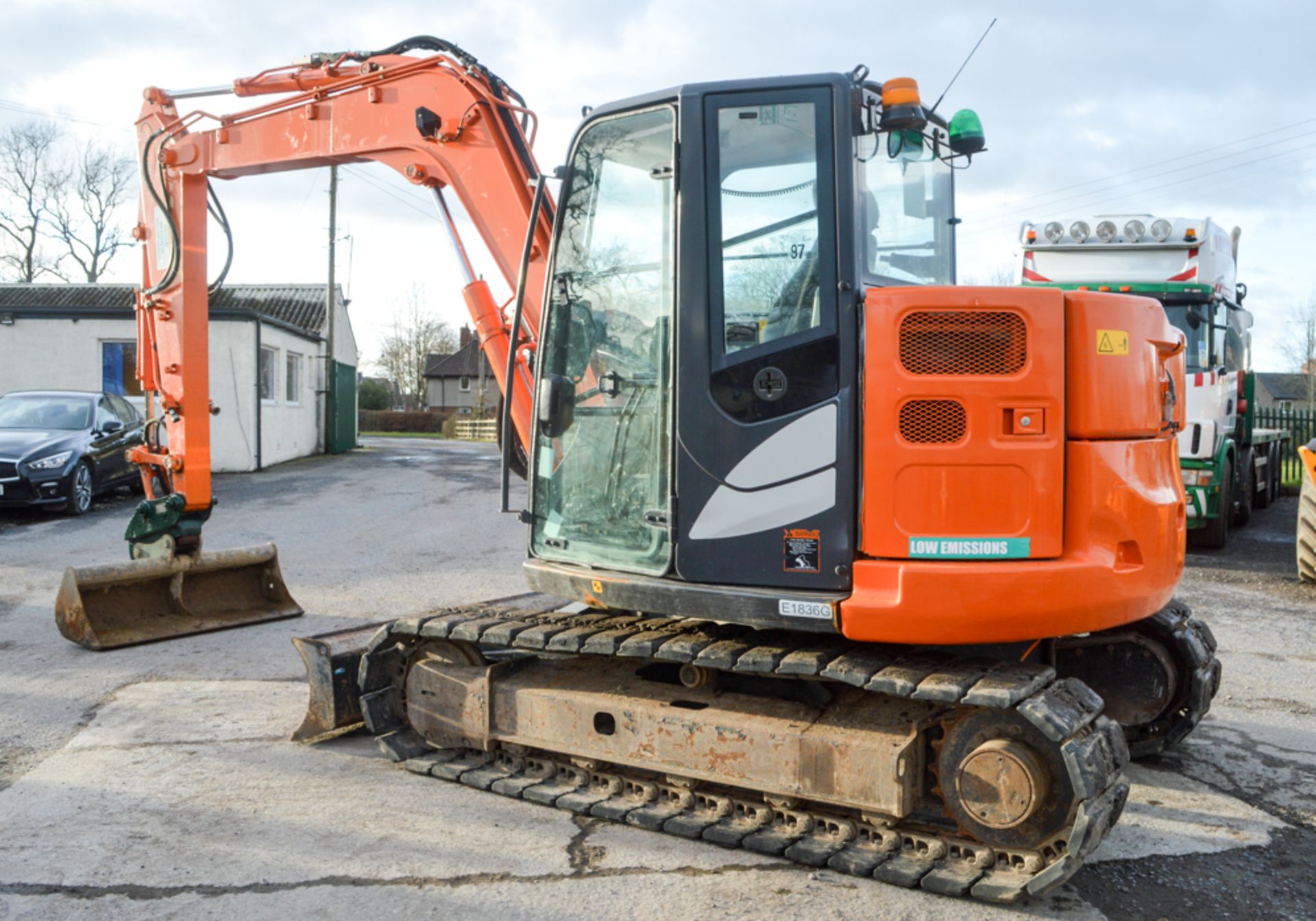 Hitachi 85USB-5A Zaxis 8.5 tonne steel tracked/rubber pad excavator Year: 2013 S/N: 100096 - Image 2 of 12