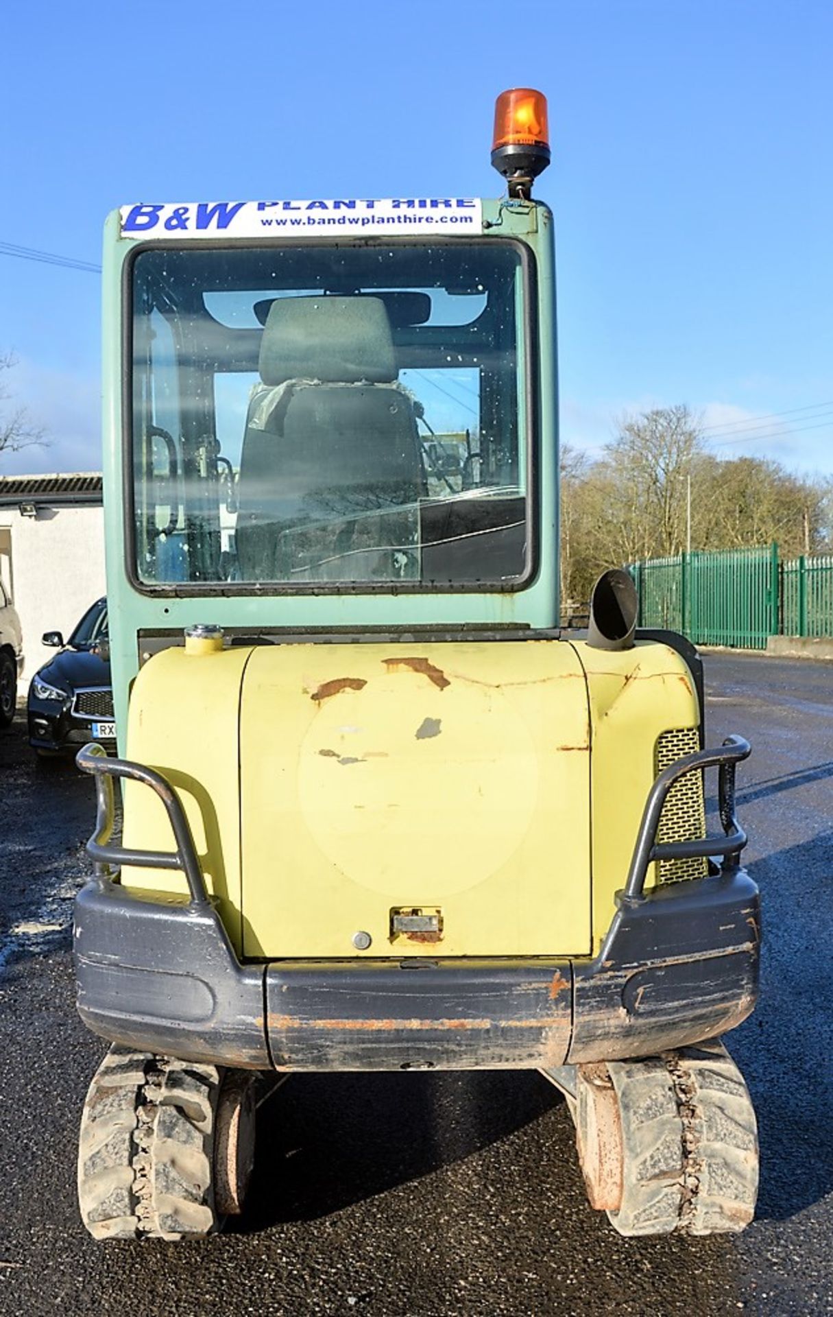 Yanmar B25V 2.5 tonne rubber tracked mini excavator Year: 2007 S/N: E204238 Recorded Hours: 4590 - Image 6 of 11