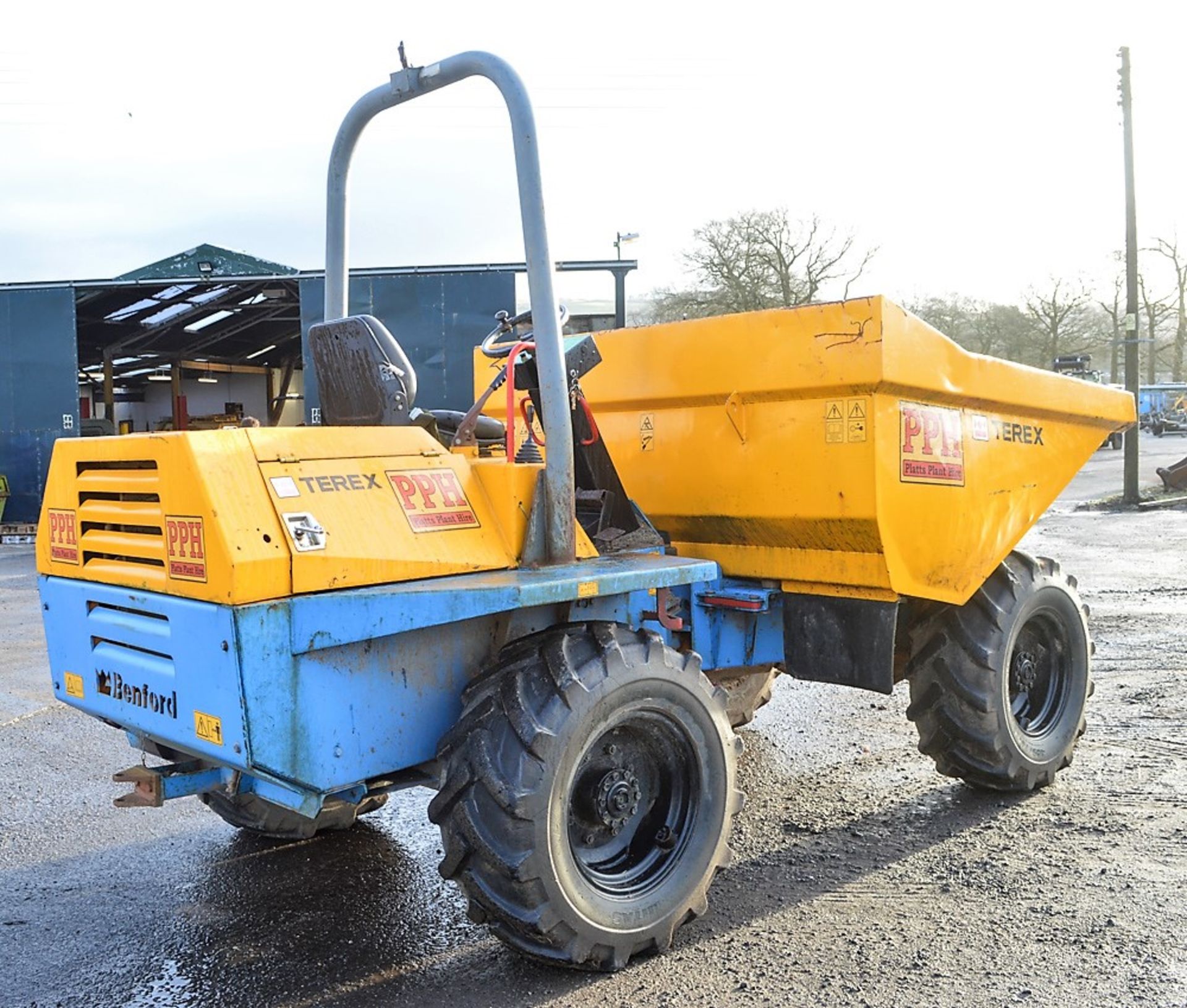 Benford Terex 6 tonne straight skip dumper Year: 2003 S/N: E305EE221 Recorded Hours: 2625 - Image 4 of 12