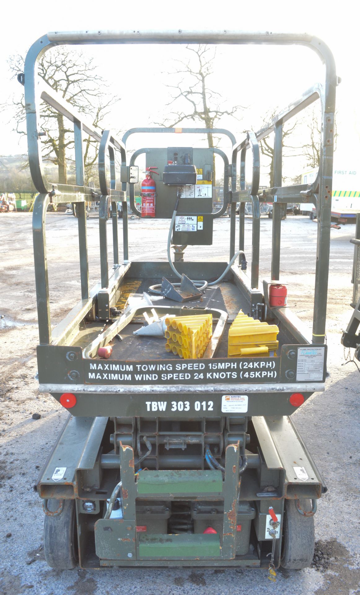 Grove Manlift battery electric scissor lift access platform  S/N: 006 Recorded hours: Not - Image 4 of 5