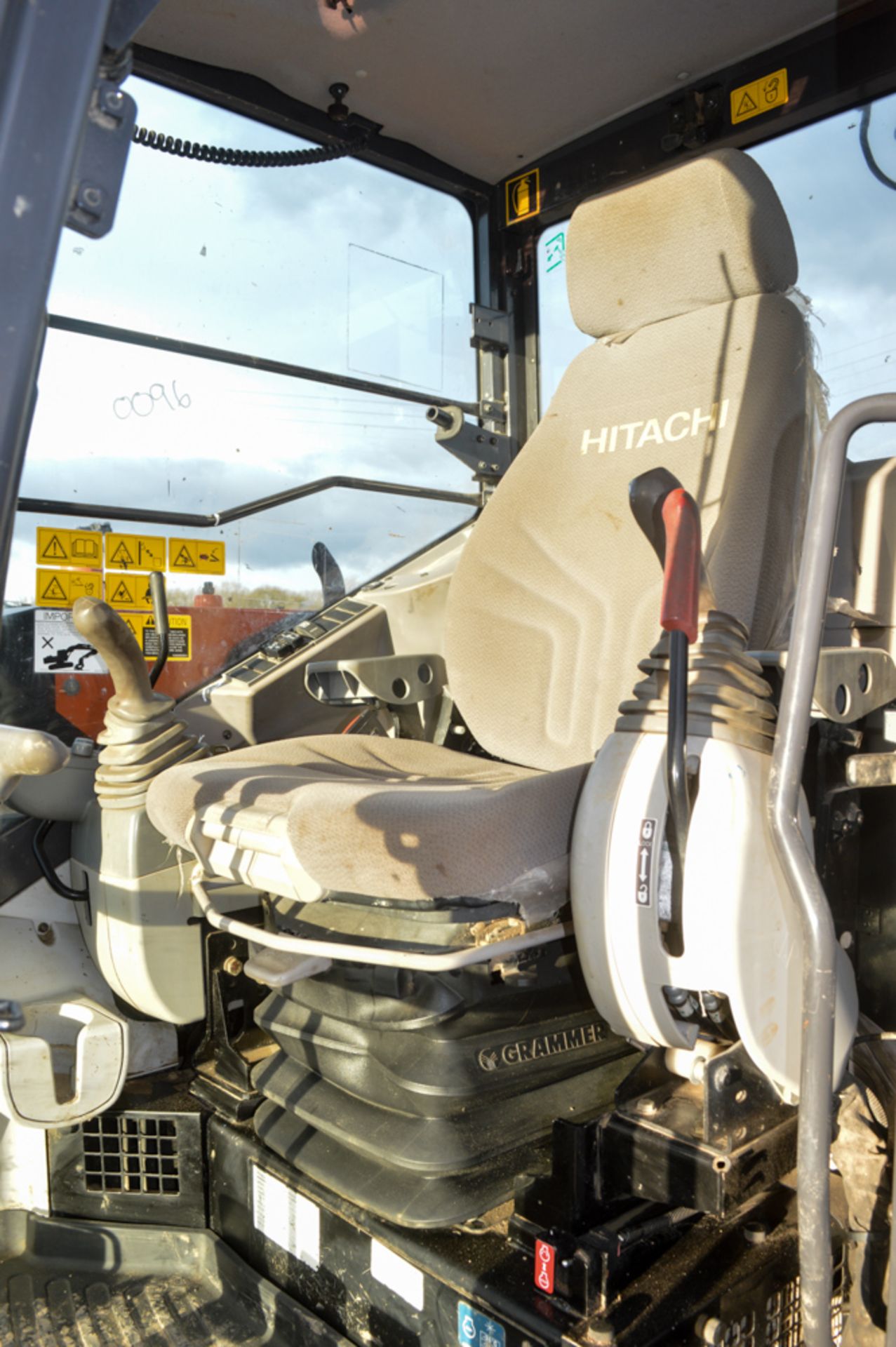 Hitachi 85USB-5A Zaxis 8.5 tonne steel tracked/rubber pad excavator Year: 2013 S/N: 100096 - Image 11 of 12