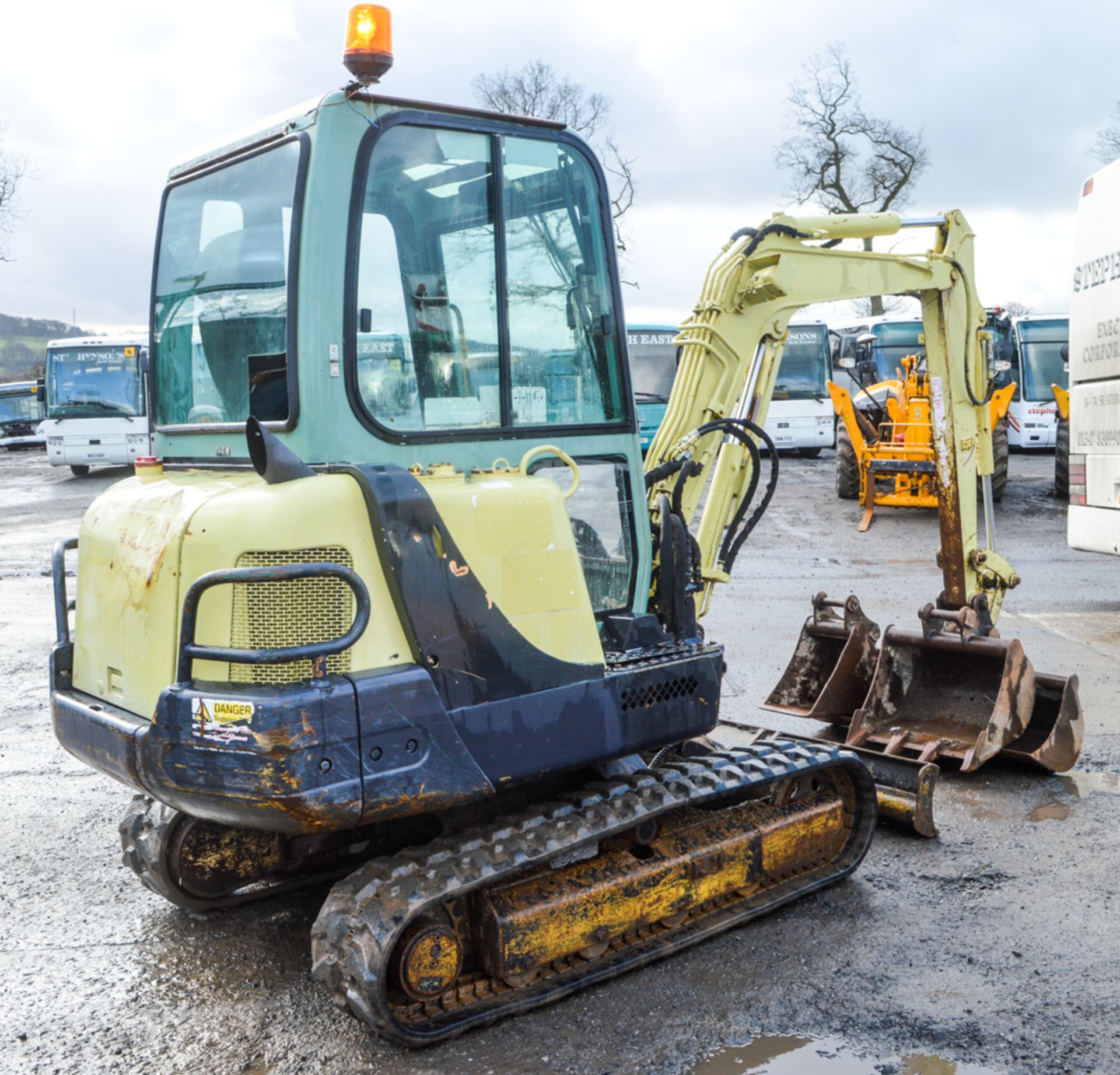 Yanmar B25V 2.5 tonne rubber tracked mini excavator Year: 2006 S/N: 09532 Recorded Hours: 4562 - Image 3 of 11