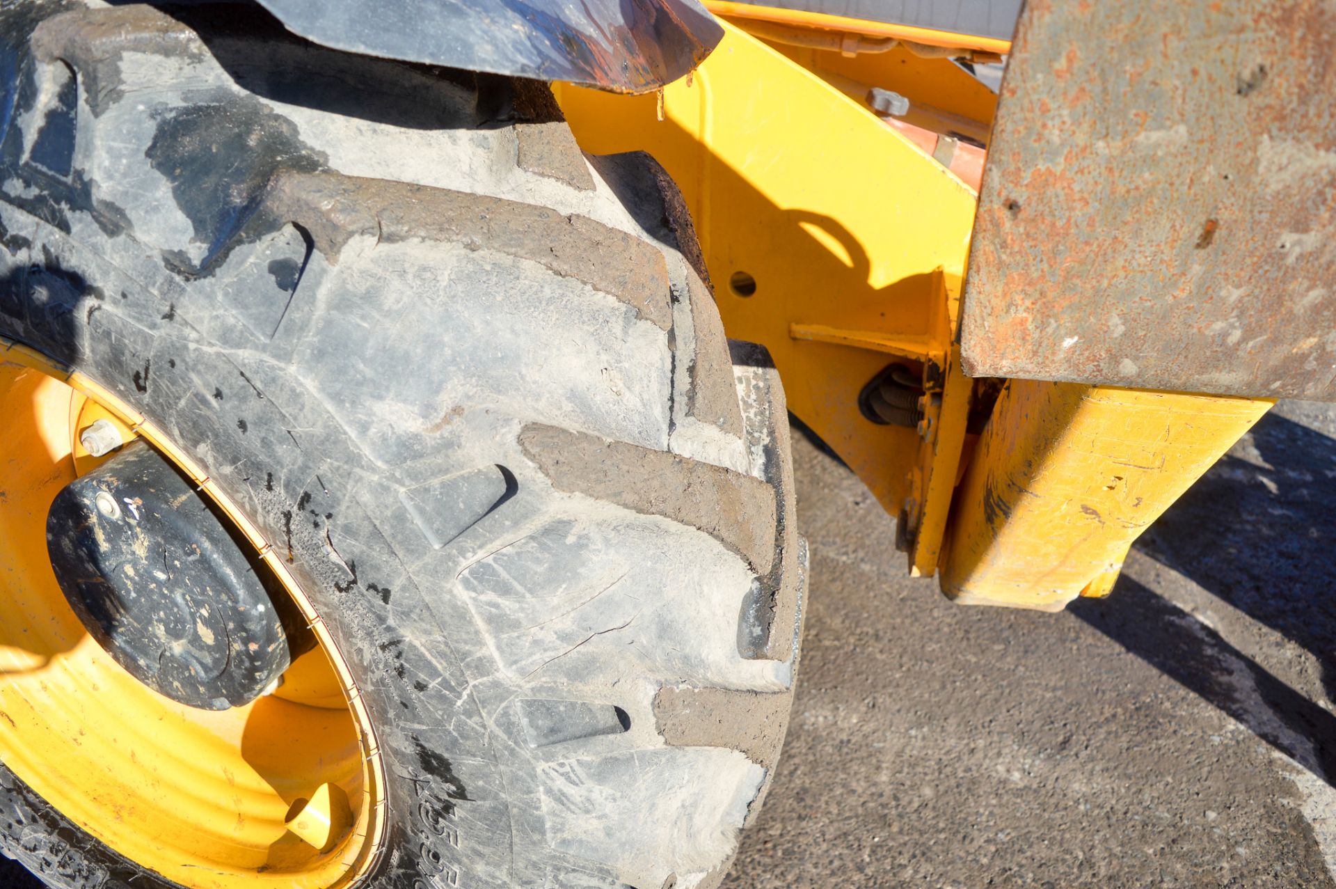 JCB 535-140 Hi-Viz T4i 14 metre telescopic handler Year: 2013 S/N: 2178340 Recorded Hours: 4426 c/ - Image 8 of 12