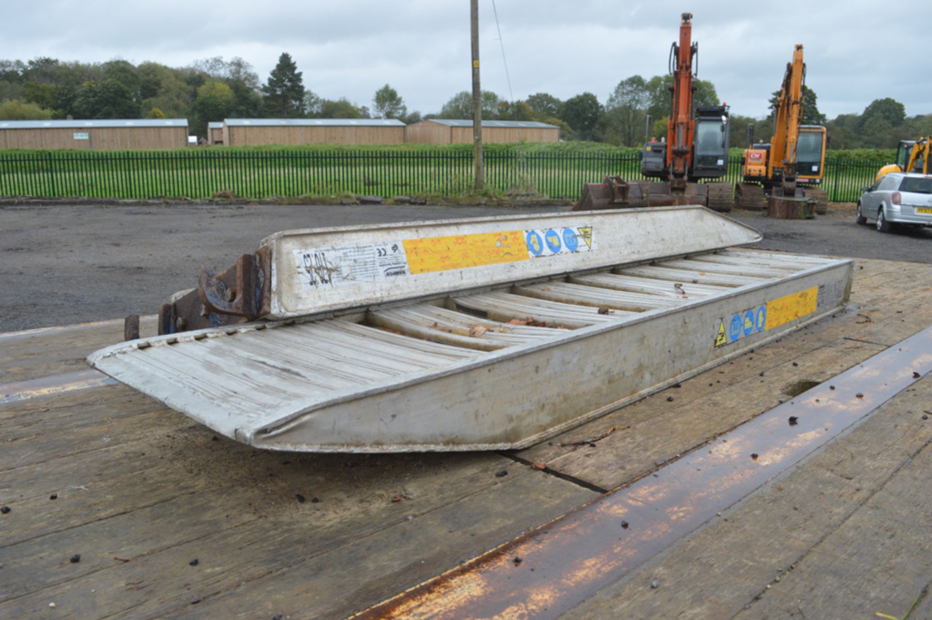 M&G SLC 27Y stepframe low loader trailer (13.6 metre) Year: 2010 MOT Expires: 30/06/2018 Chassis No: - Image 10 of 12