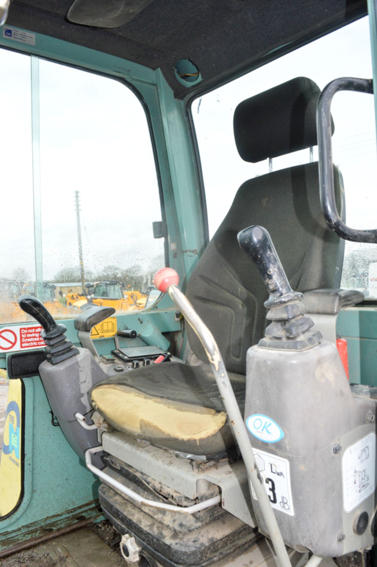 Yanmar B25V 2.5 tonne rubber tracked mini excavator Year: 2007 S/N: E204351 Recorded Hours: 5039 - Image 11 of 11