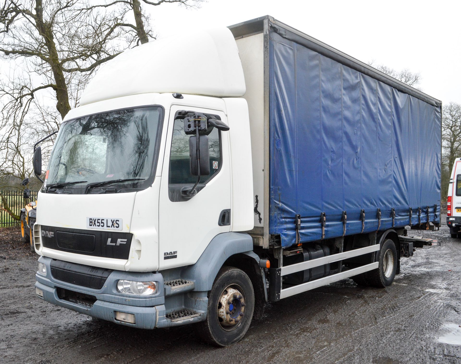 DAF 55-180 18 tonne curtain side flat bed lorry Registration Number: BX55 LXS Date of - Image 2 of 10