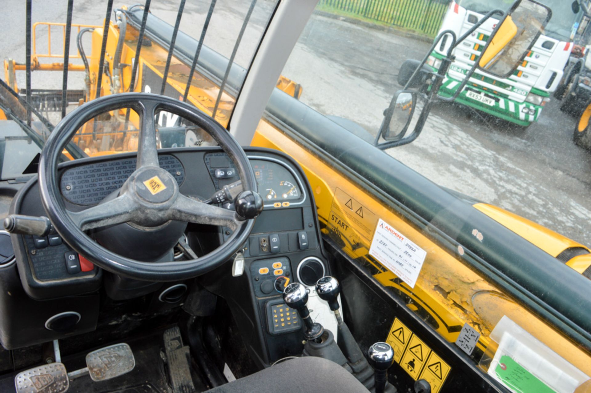 JCB 535-140 Hi-Viz T4i 14 metre telescopic handler Year: 2013 S/N: 2180239 Recorded Hours: 3631 c/ - Image 13 of 13