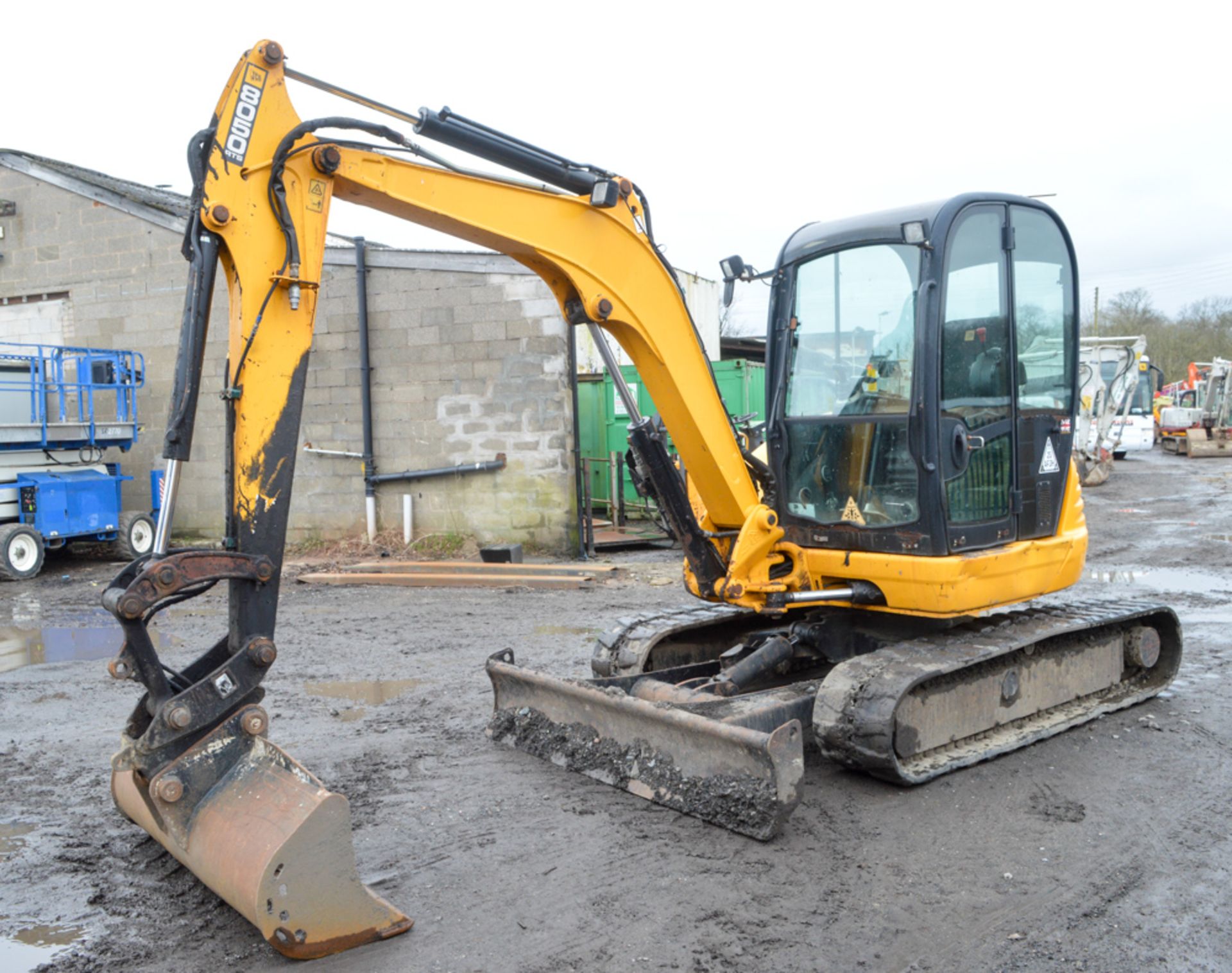 JCB 8050 RTS 5 tonne rubber tracked excavator Year: 2012 S/N: 1741687 Recorded Hours: 2465 blade,