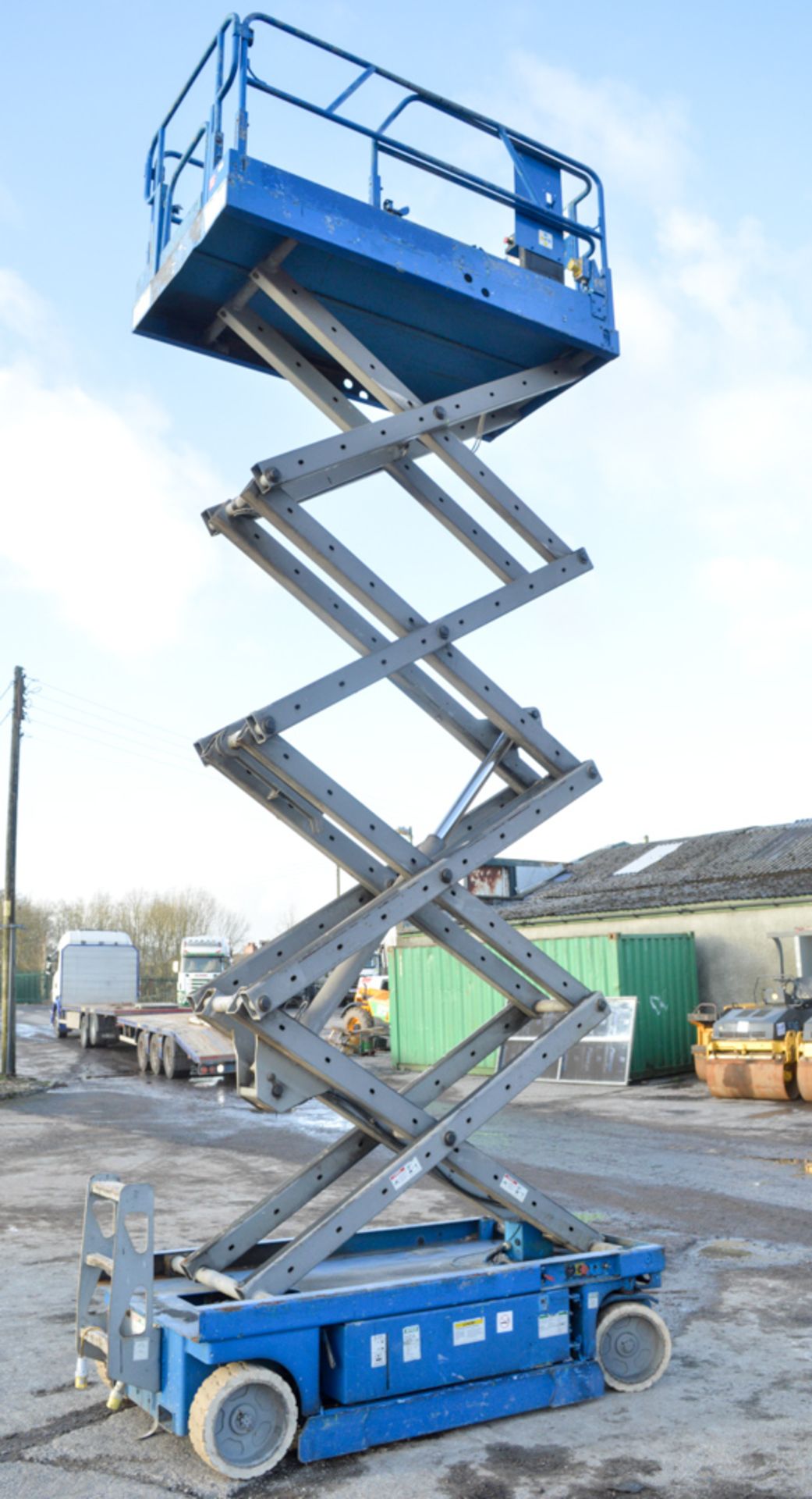 Genie Lift GS2646 26 ft battery election scissor lift access platform Year: 1999 S/N: 11505 Recorded - Image 5 of 5